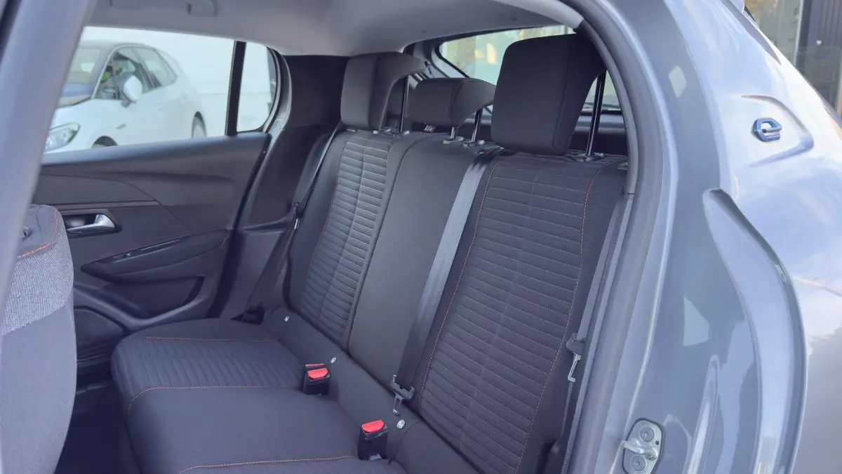 Peugeot e-208 Active Pack 7