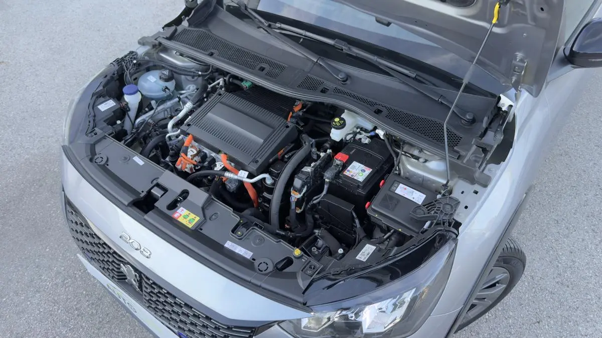 Peugeot e-208 Active Pack 15