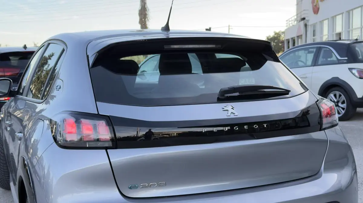 Peugeot e-208 Active Pack 16