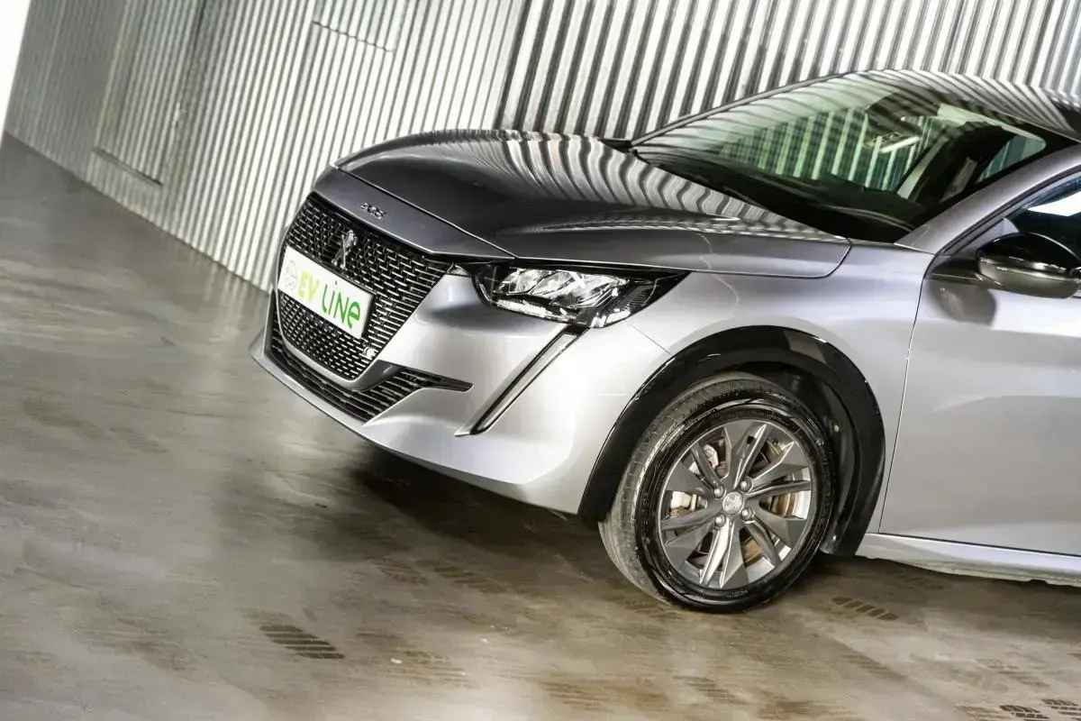 Peugeot e-208 50 kWh Allure 12