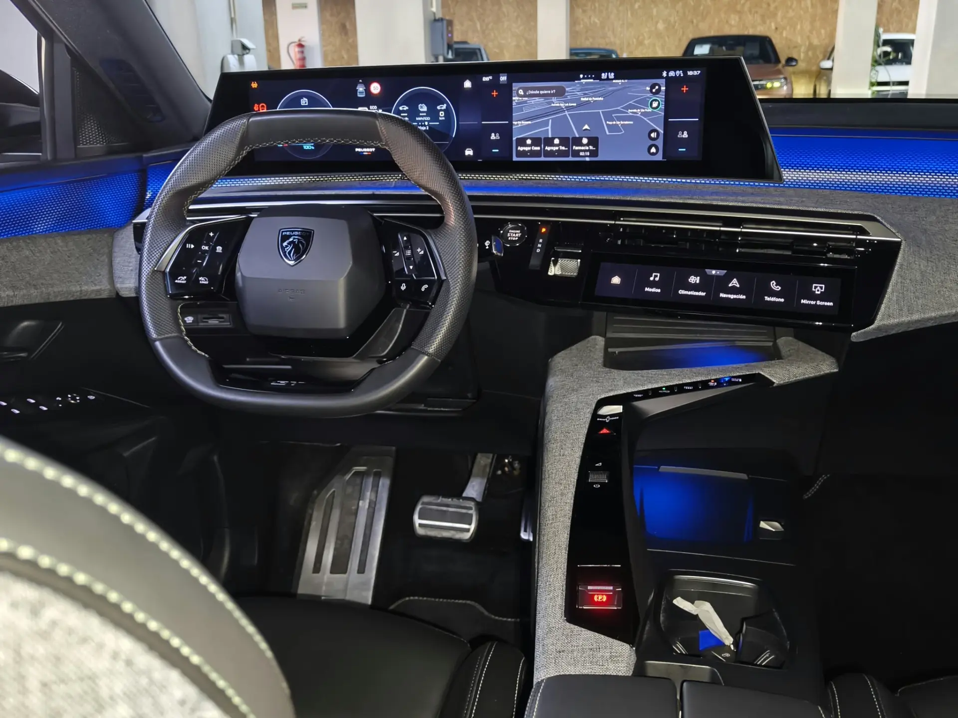 Peugeot E-5008 210 GT Exclusive 26