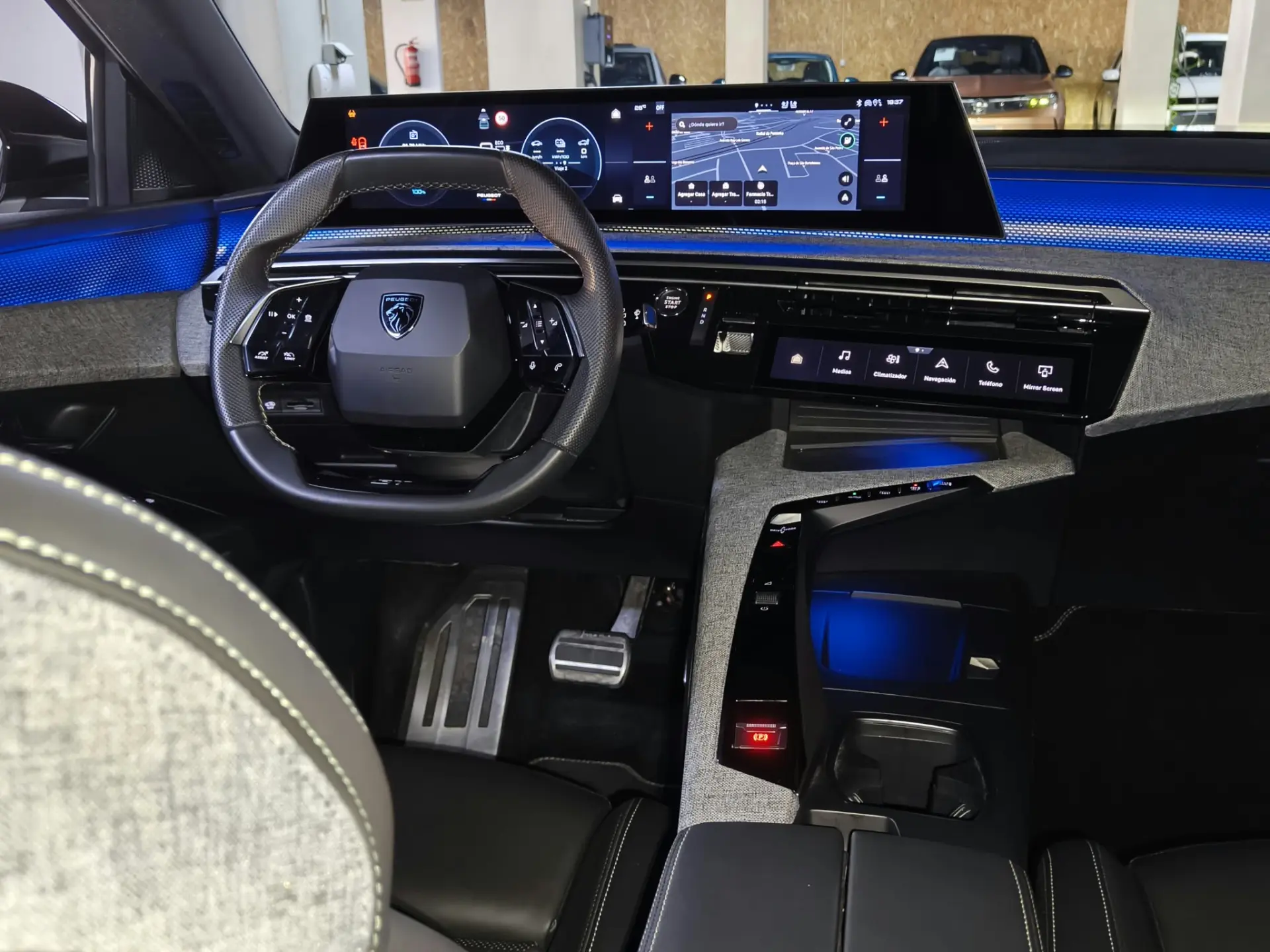 Peugeot E-5008 210 GT Exclusive 27