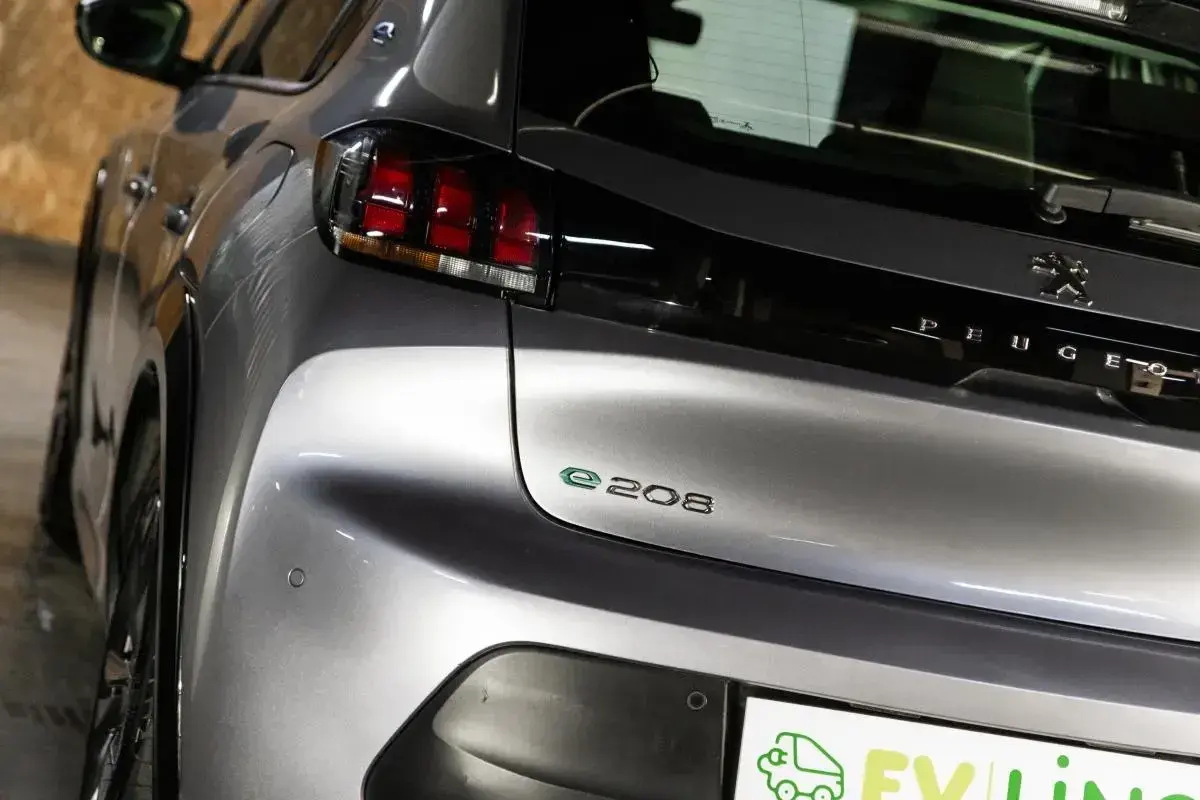 Peugeot e-208 50 kWh Active Pack 15