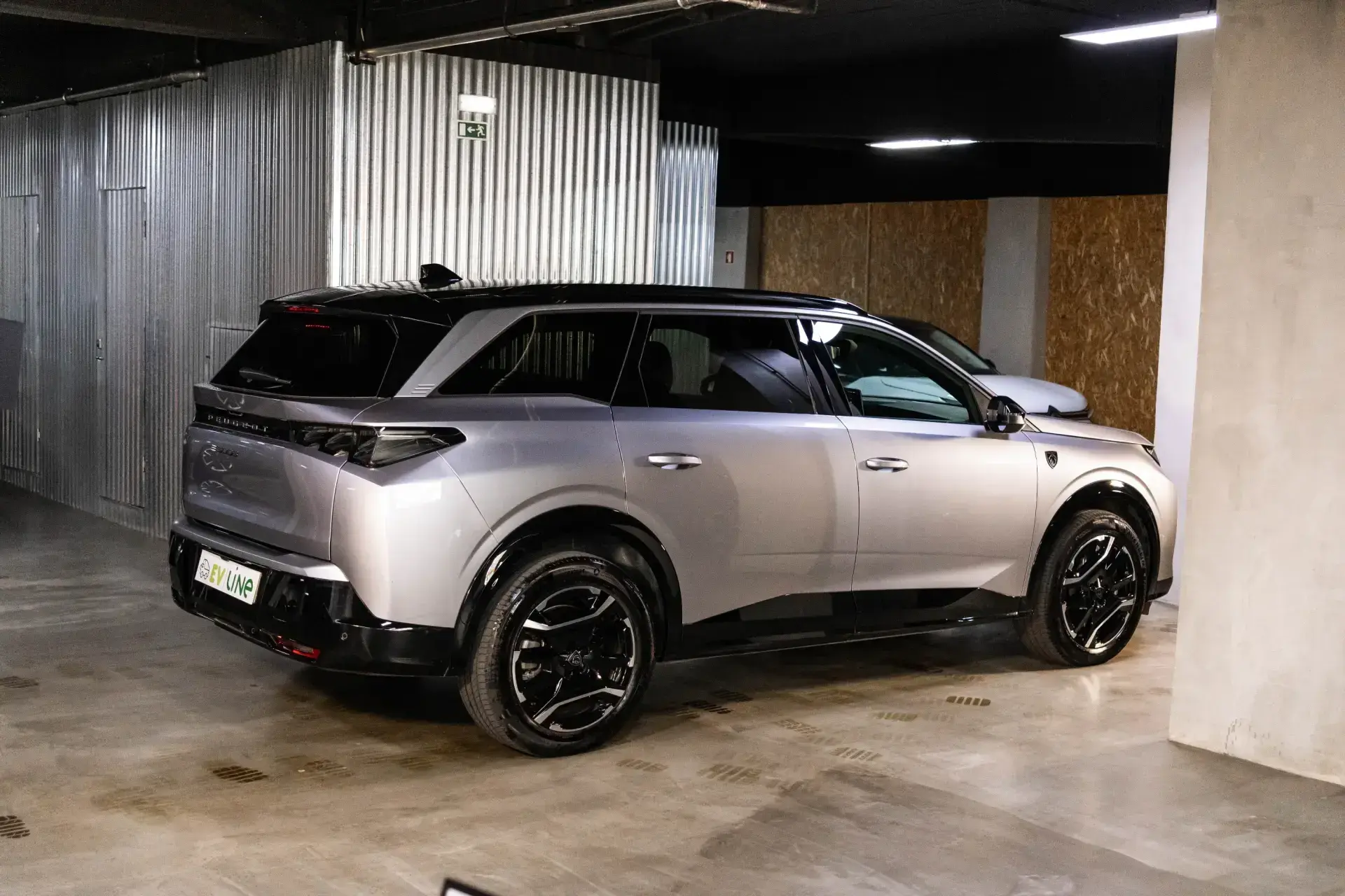 Peugeot E-5008 73 kWh GT 8
