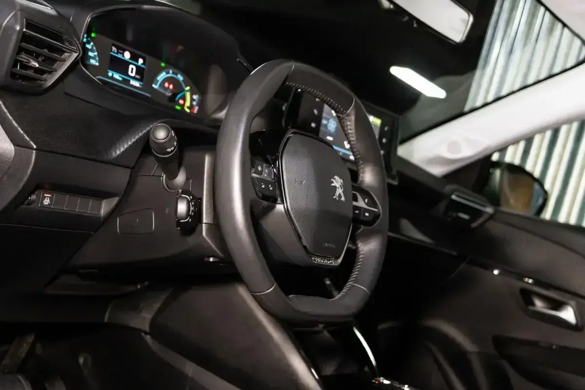 Peugeot e-208 50 kWh Allure 22