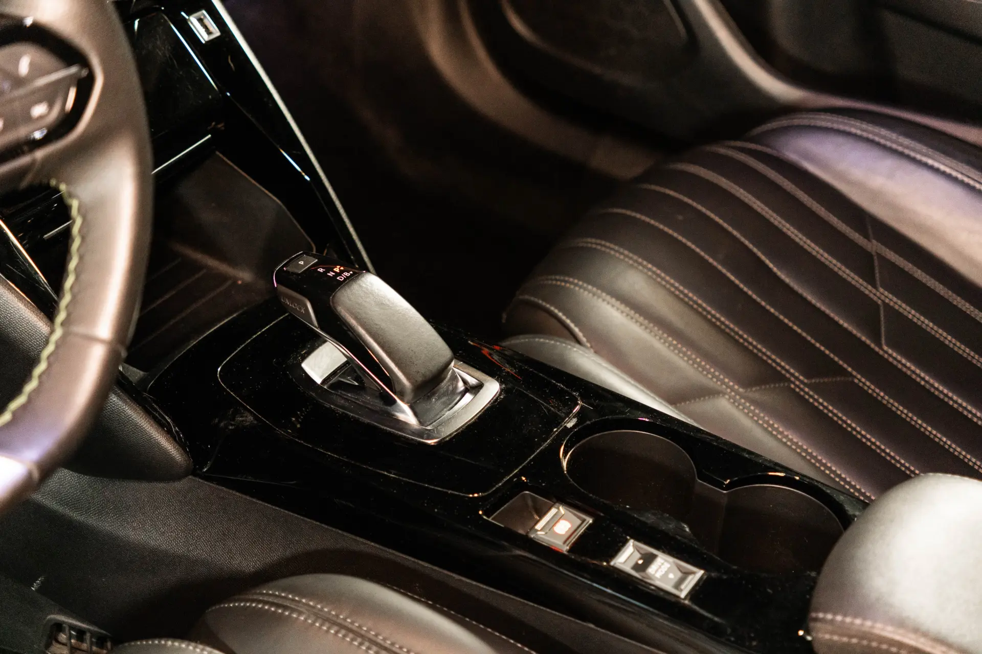 Peugeot e-2008 GT Pack 24