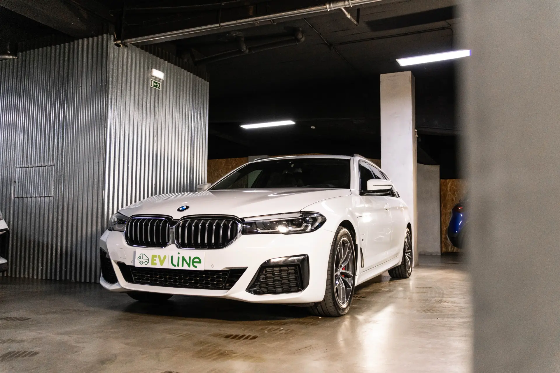 BMW 530 e Pack Desportivo M 4