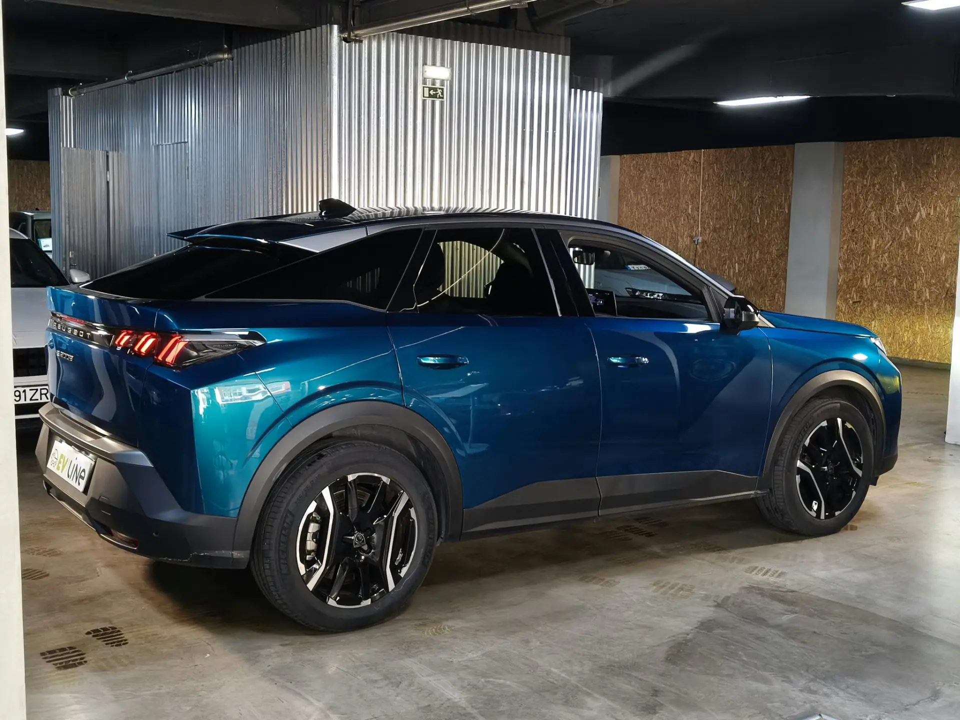 Peugeot E-3008 73 kWh Allure 10