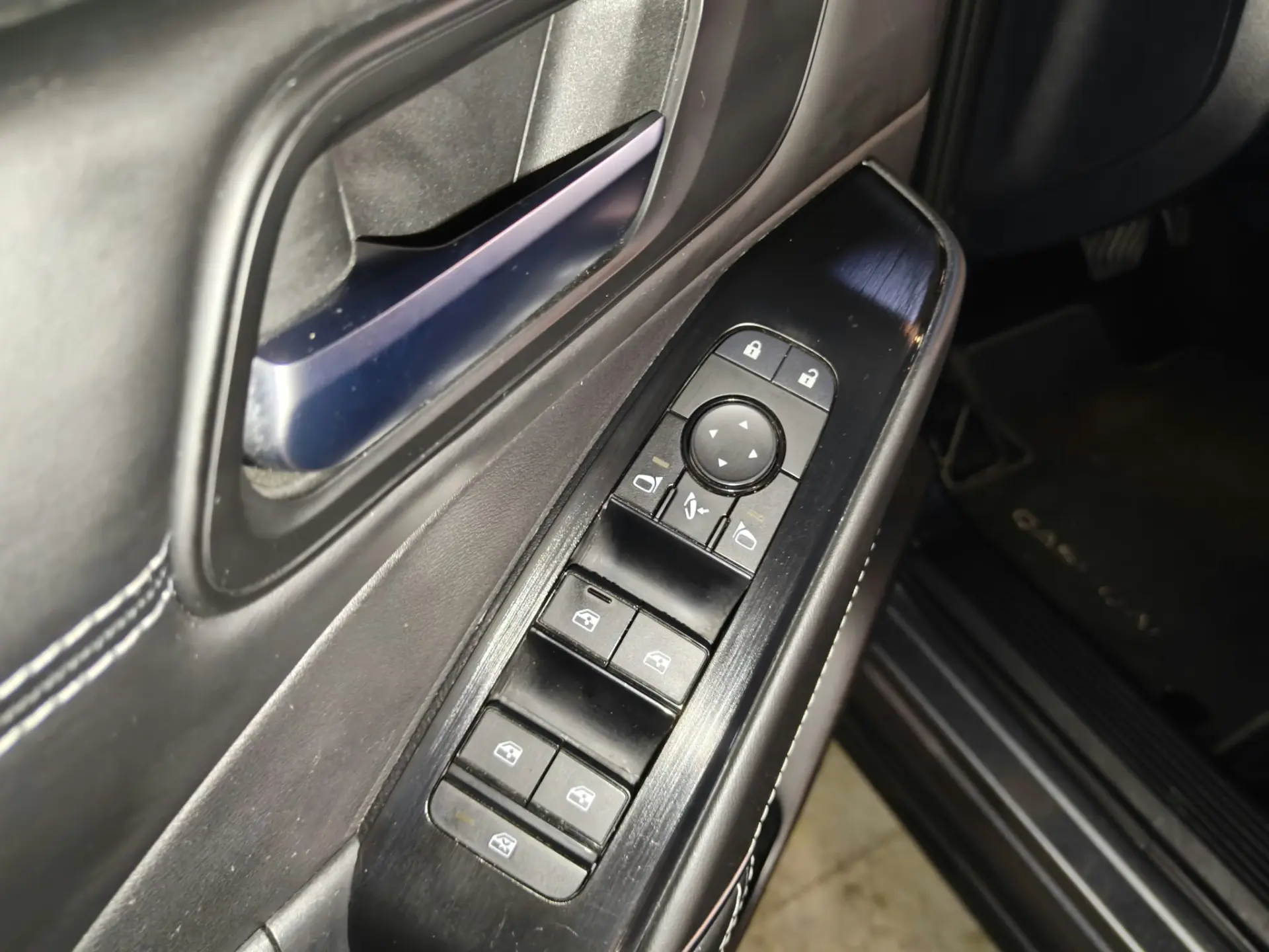 Nissan Qashqai 1.3 DIG-T N-Connecta LED Xtronic 18