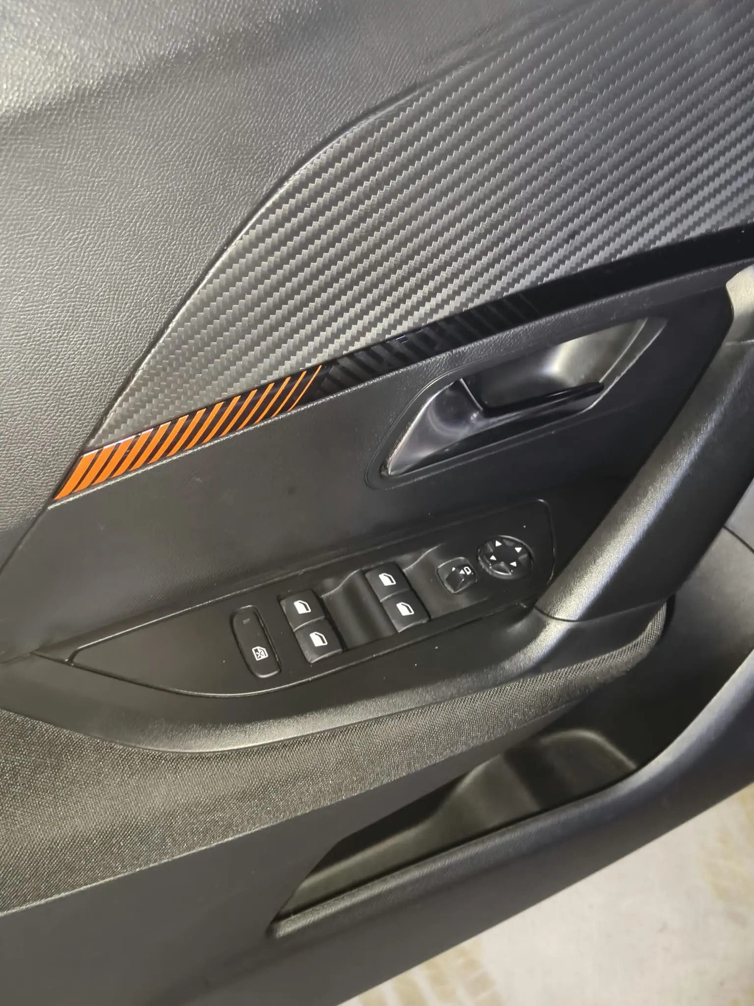 Peugeot e-2008 50 kWh Active Pack 17
