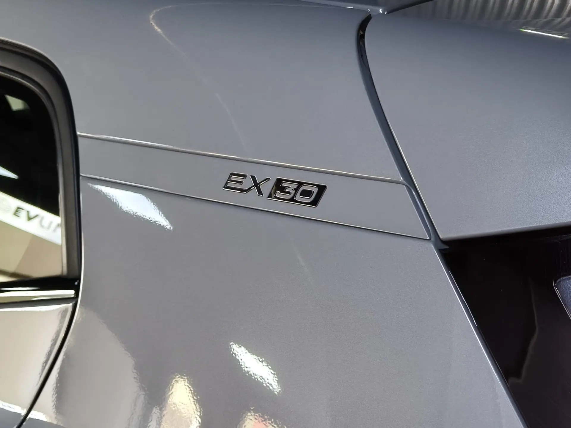 Volvo EX30 69 kWh Single Motor Extended Range Core 10