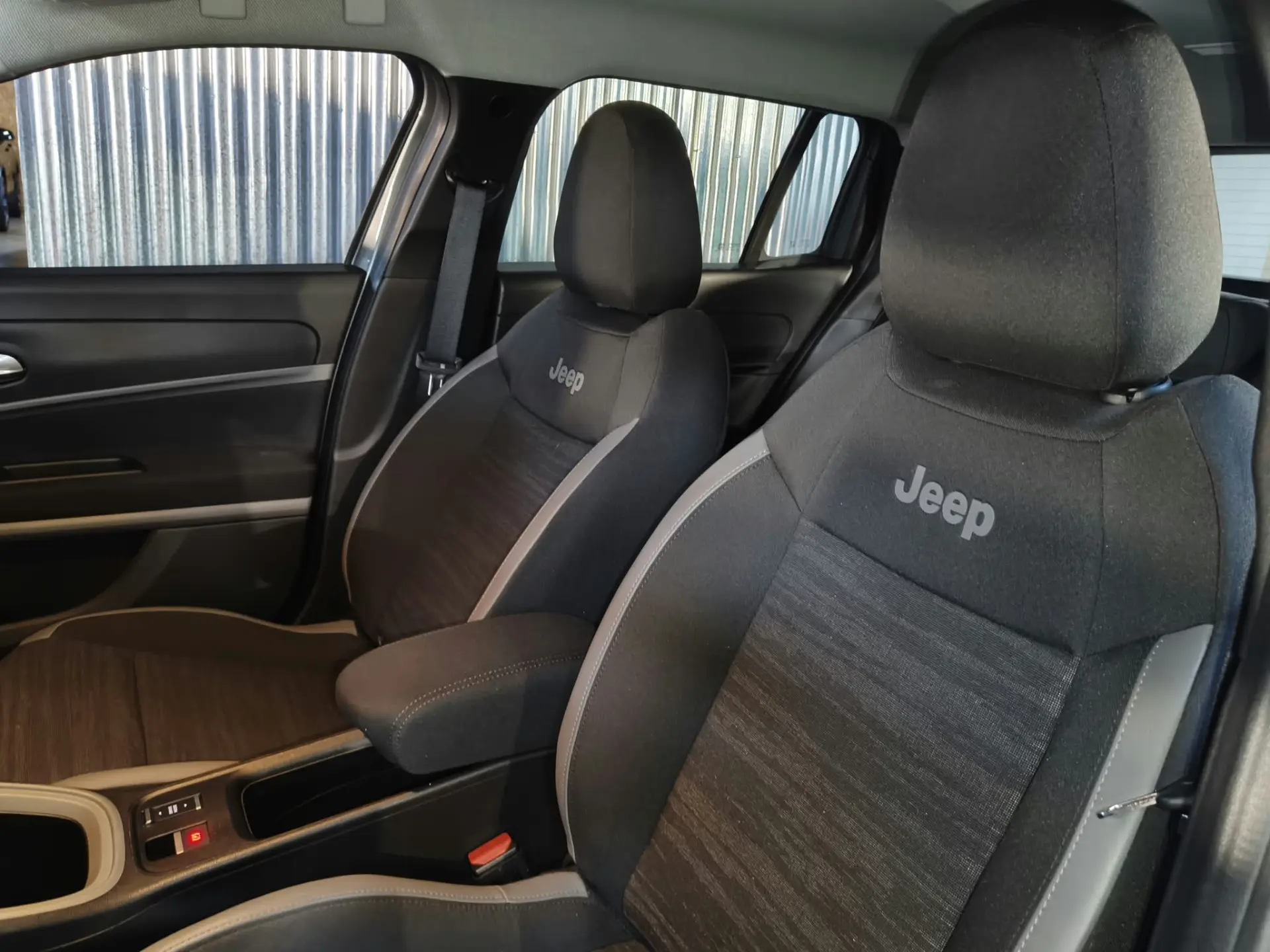 Jeep Avenger 54 kWh Longitude 25