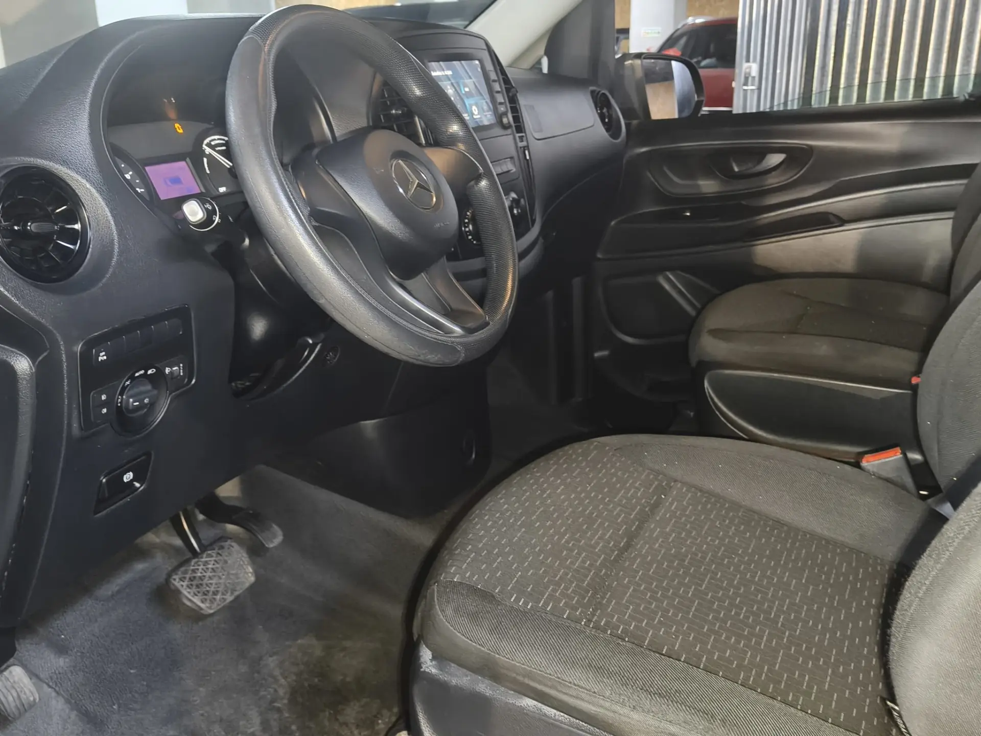 Mercedes-Benz eVito Tourer Extra-Longa PRO 18