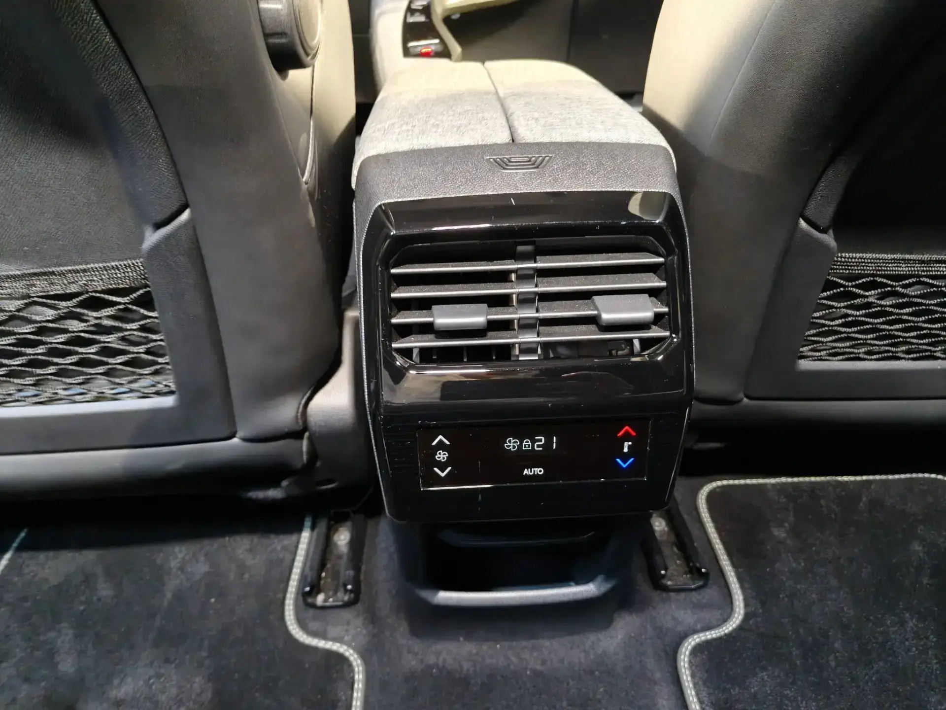 Peugeot E-5008 73 kWh GT 42