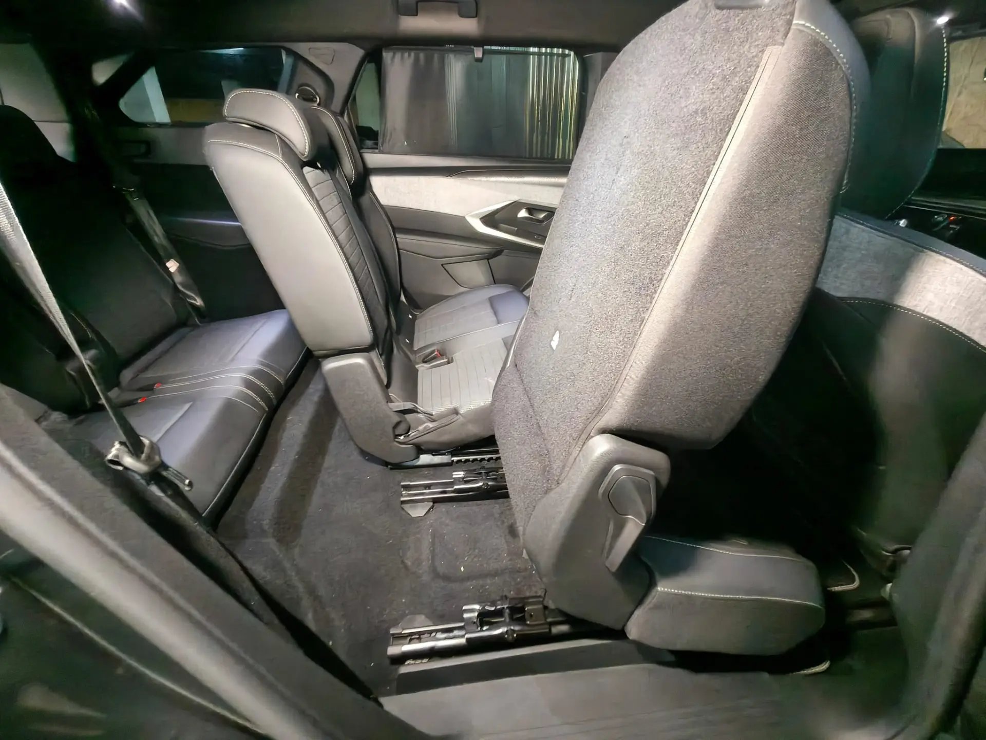 Peugeot E-5008 73 kWh GT 30
