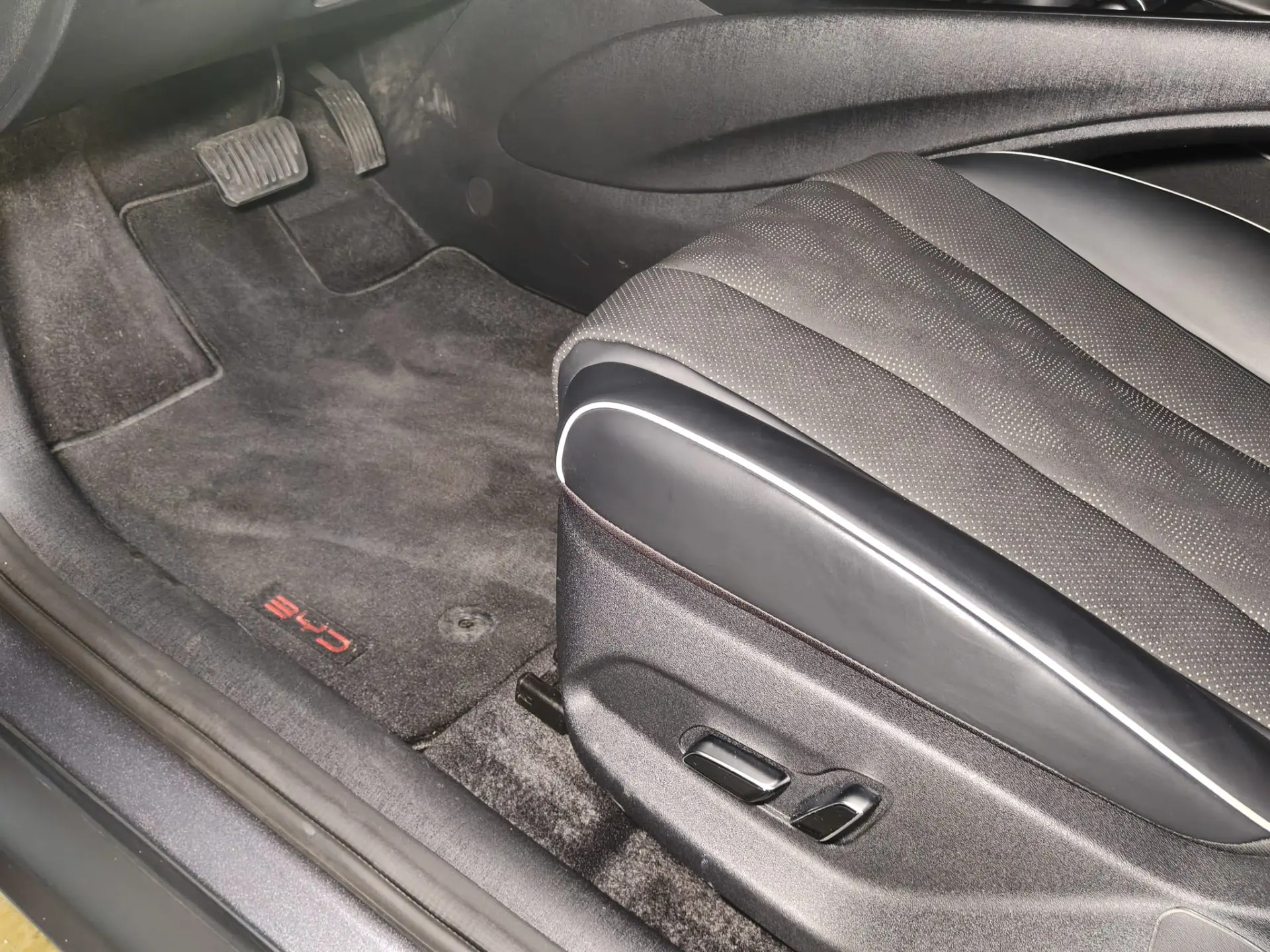 BYD Dolphin 60.4 kWh Comfort 10