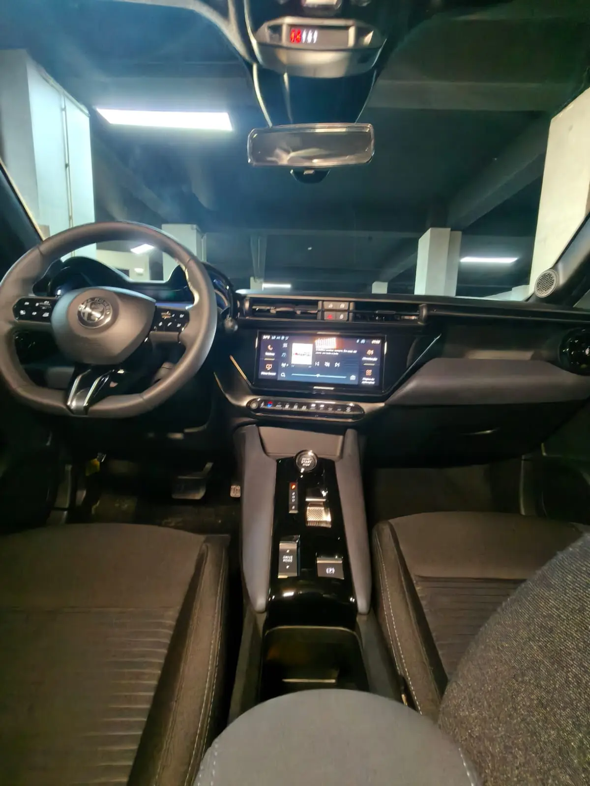 Alfa Romeo Junior Elletrica 50 kWh 26