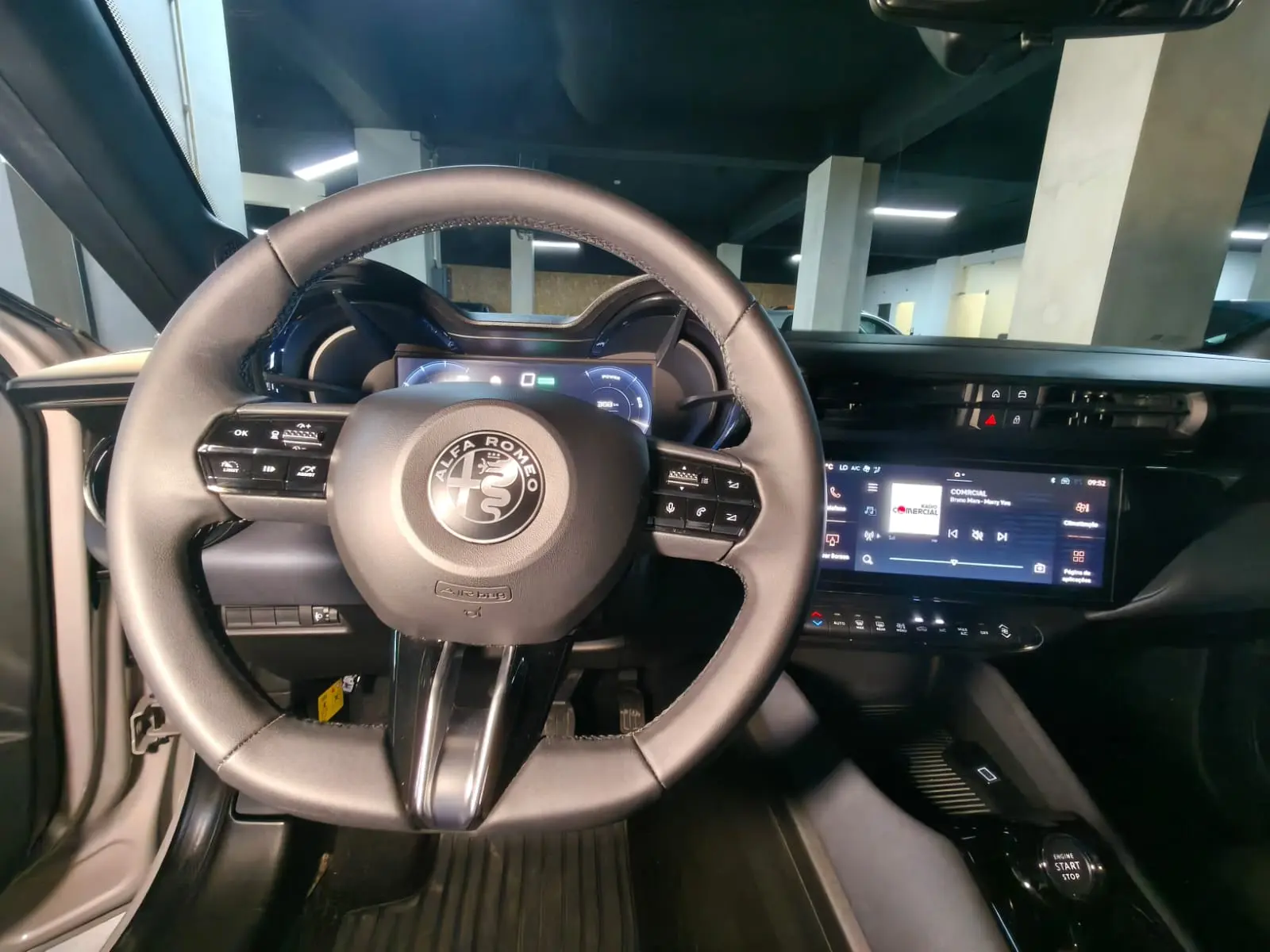Alfa Romeo Junior Elletrica 50 kWh 8