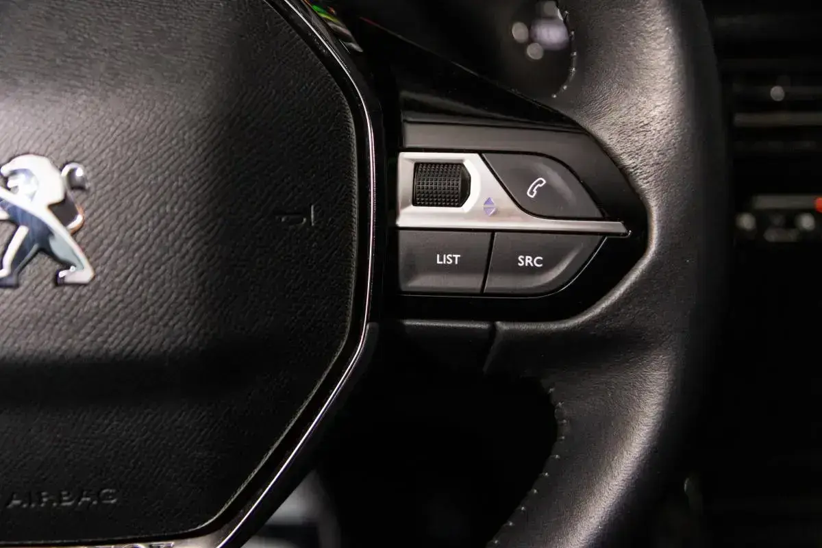 Peugeot e-208 50 kWh Allure 27
