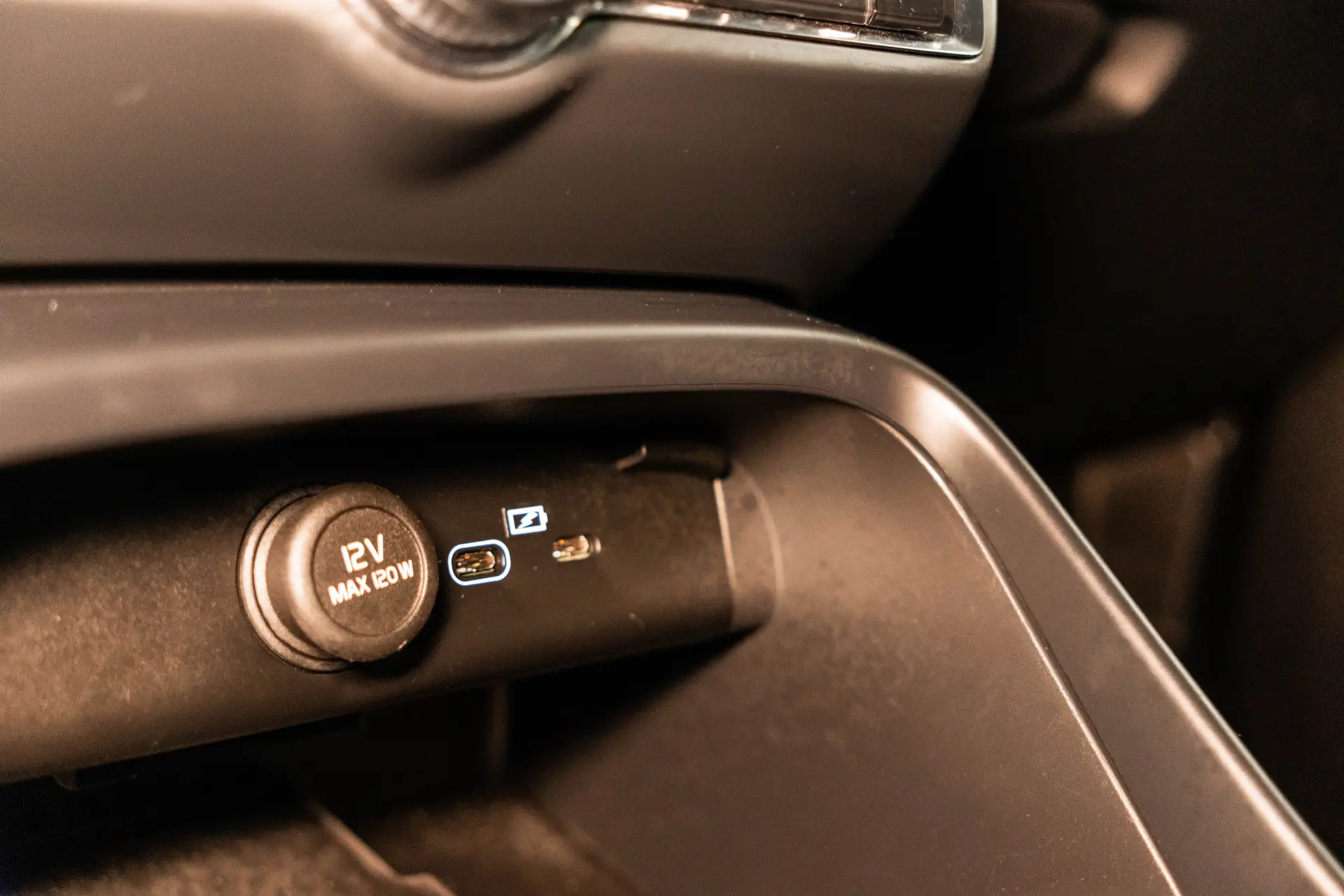 Volvo C40 Recharge 69 kWh Single Motor RWD Core 30