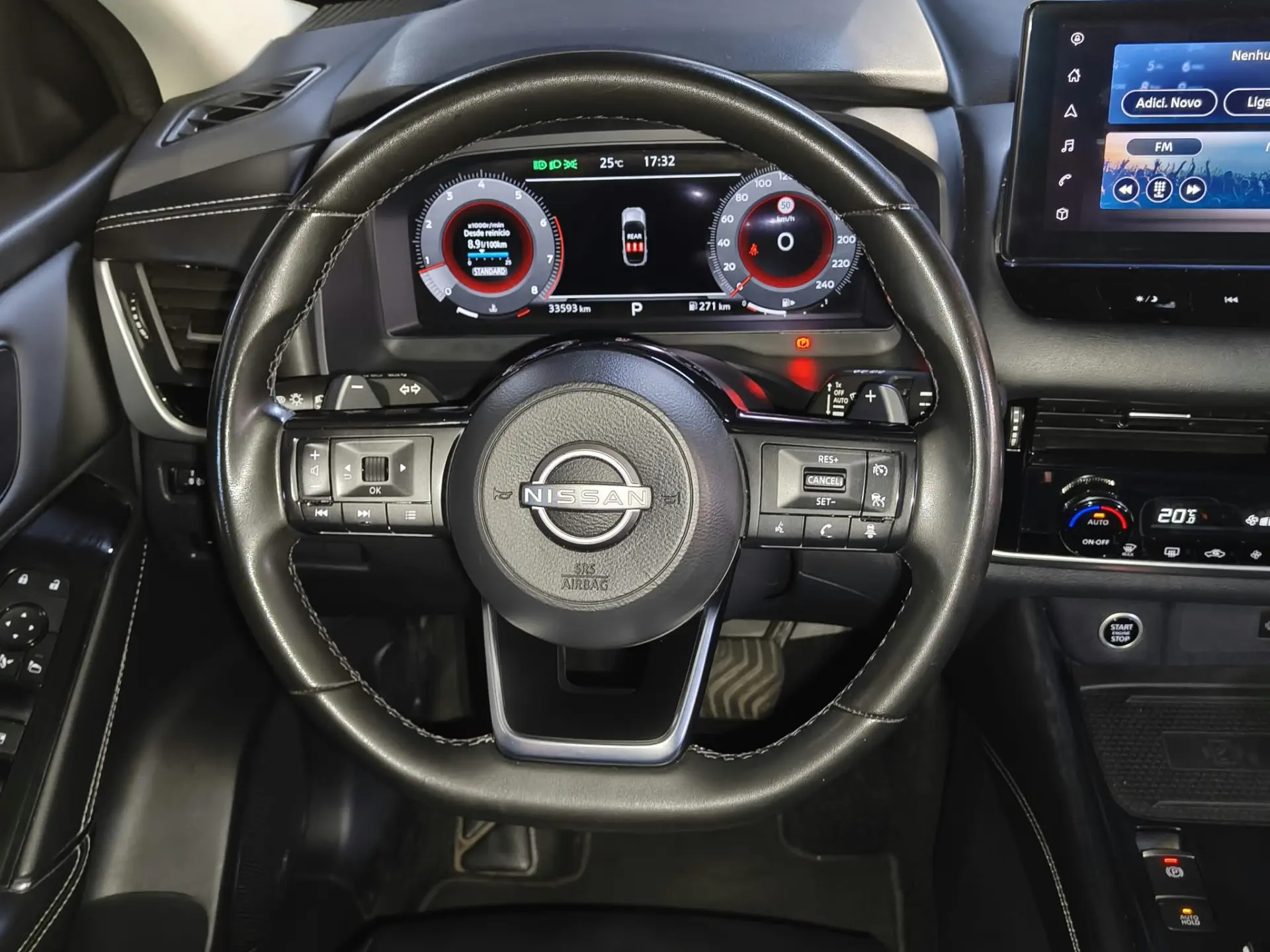 Nissan Qashqai 1.3 DIG-T N-Connecta LED Xtronic 27