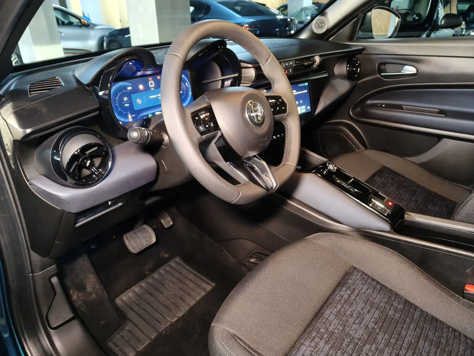 Alfa Romeo Junior Elletrica 50 kWh 23