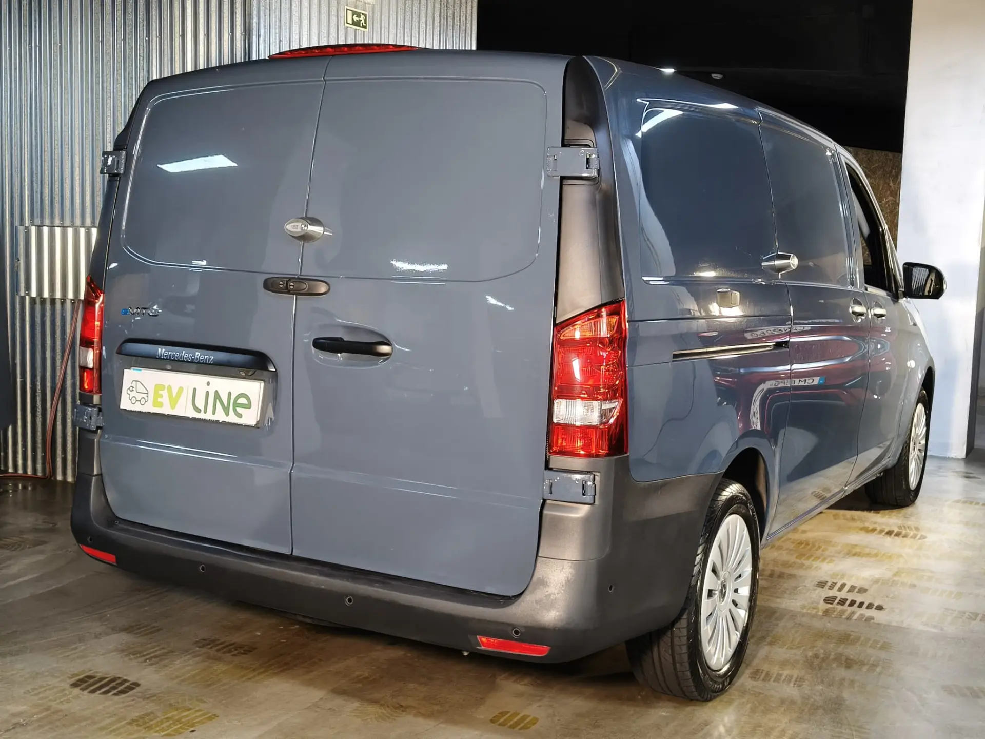 Mercedes-Benz eVito Tourer Extra-Longa PRO 8