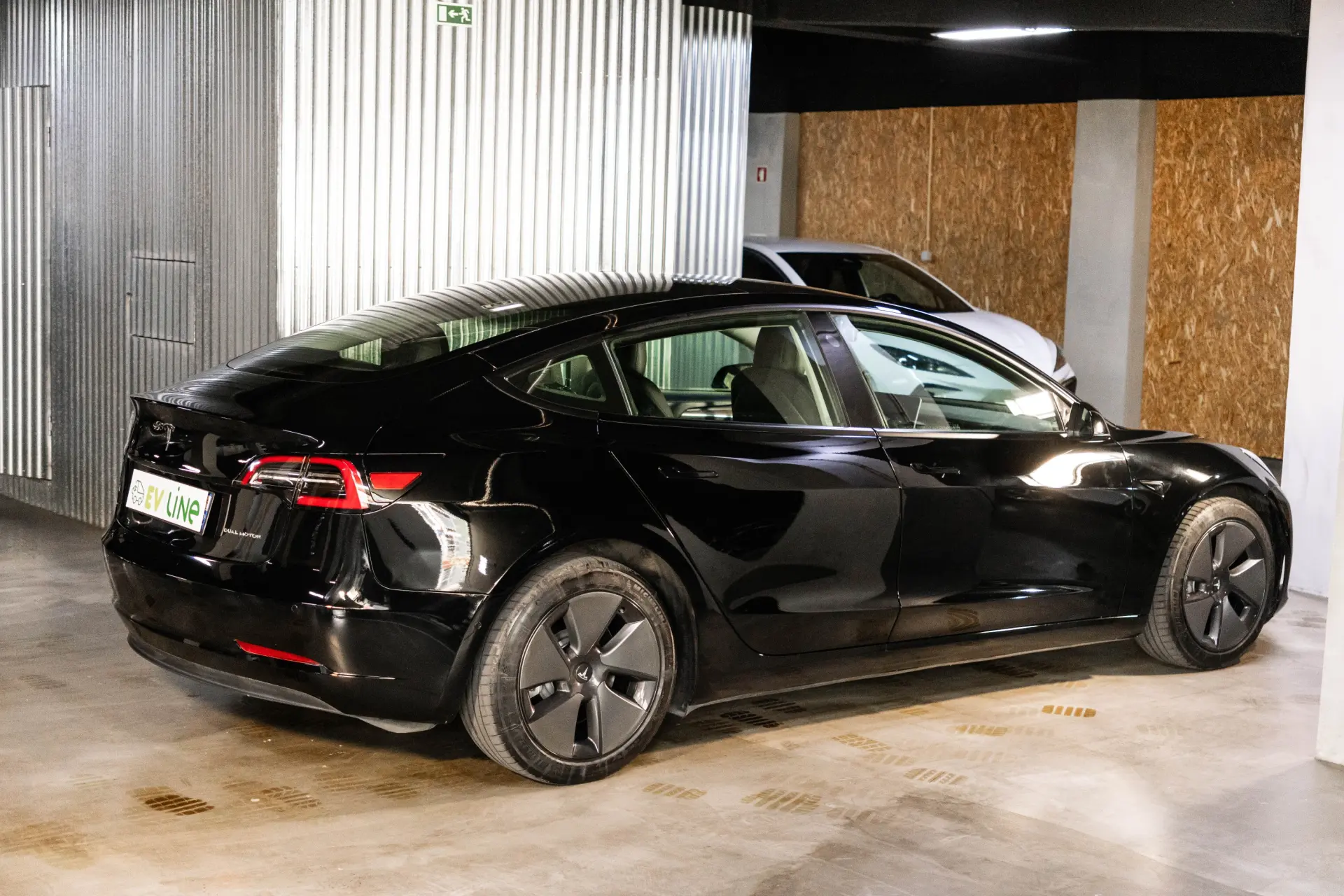 Tesla Model 3 Long Range AWD Dual Motor 8