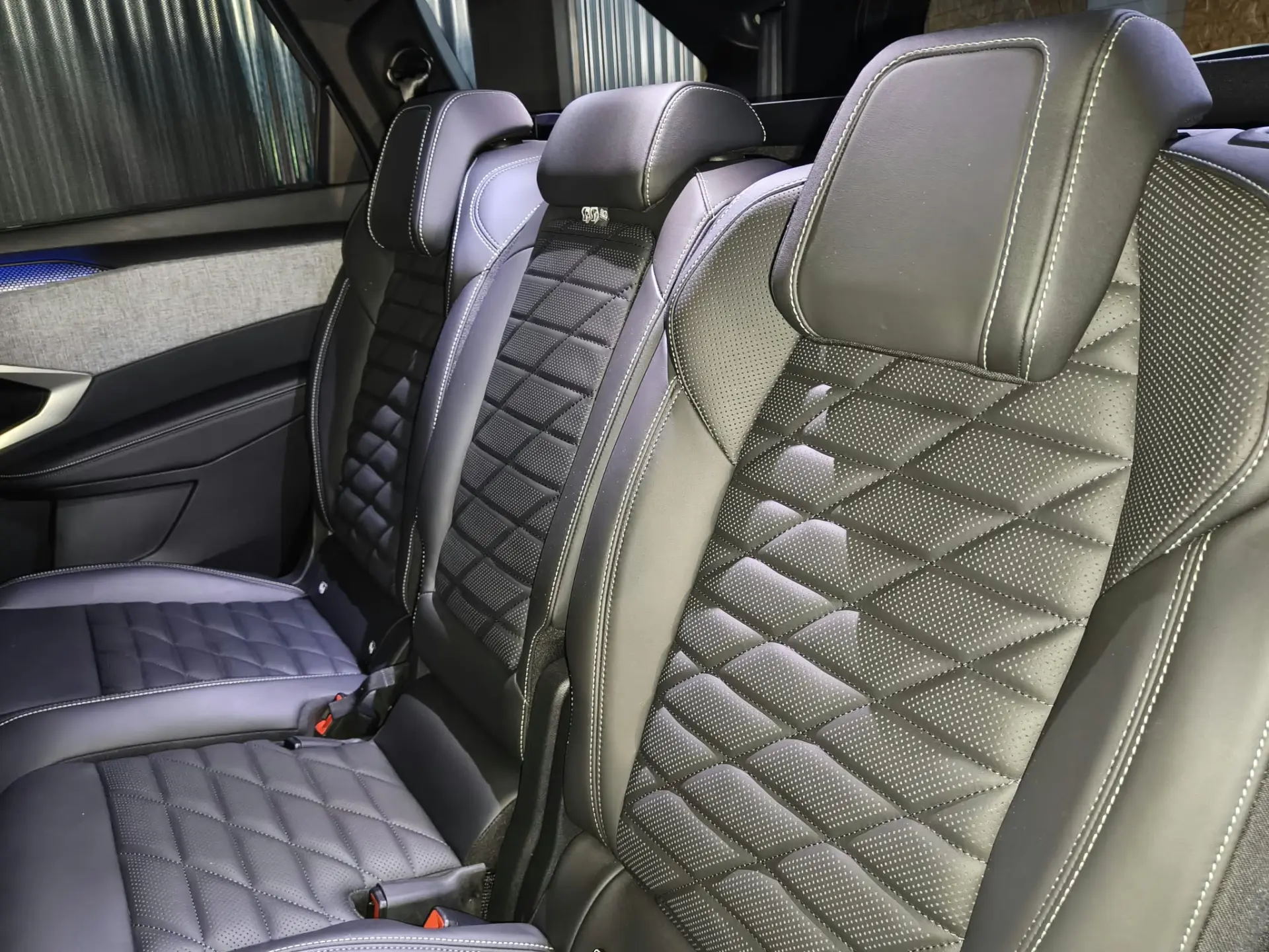 Peugeot E-5008 210 GT Exclusive 41