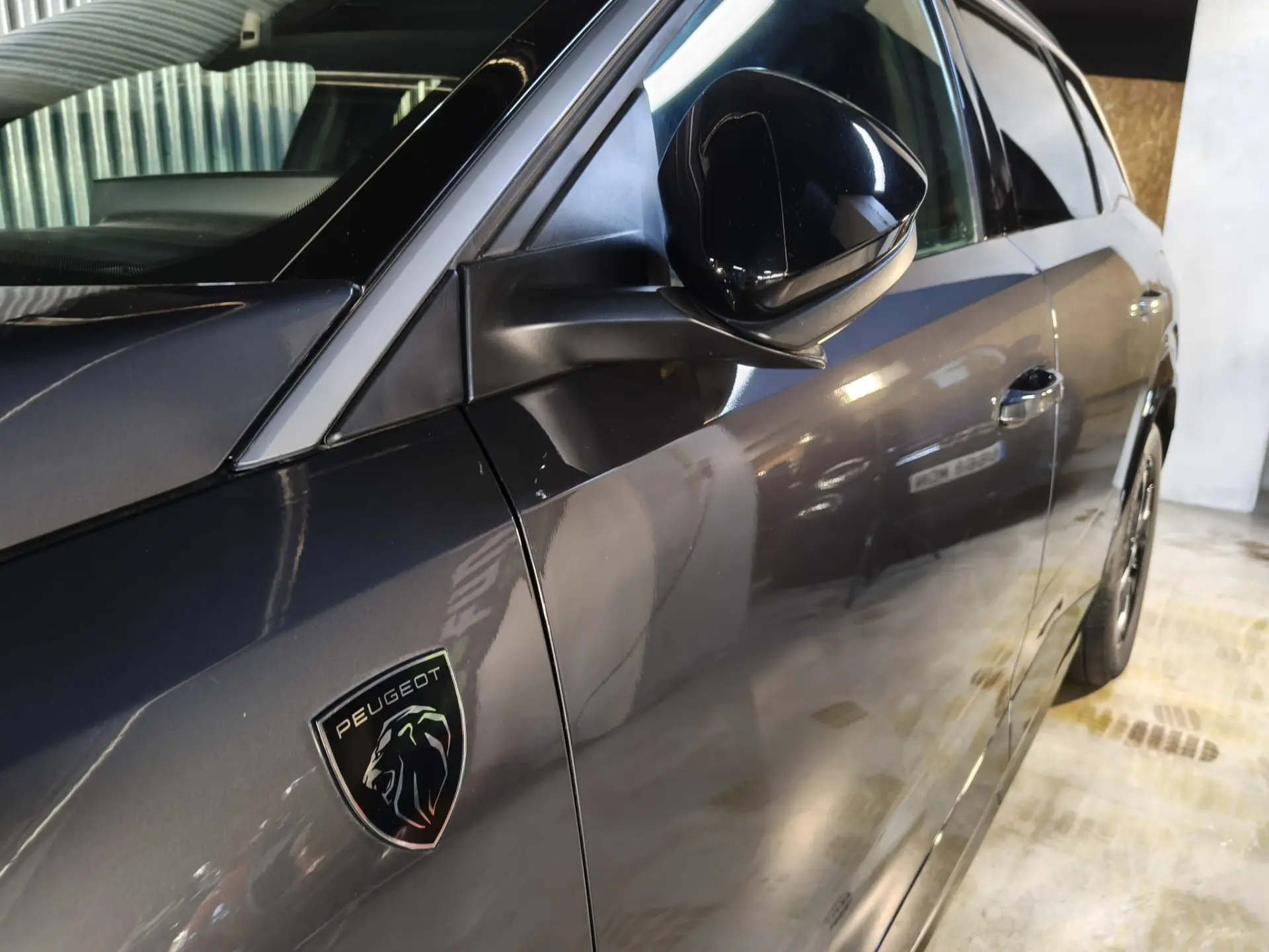 Peugeot E-5008 73 kWh GT 8