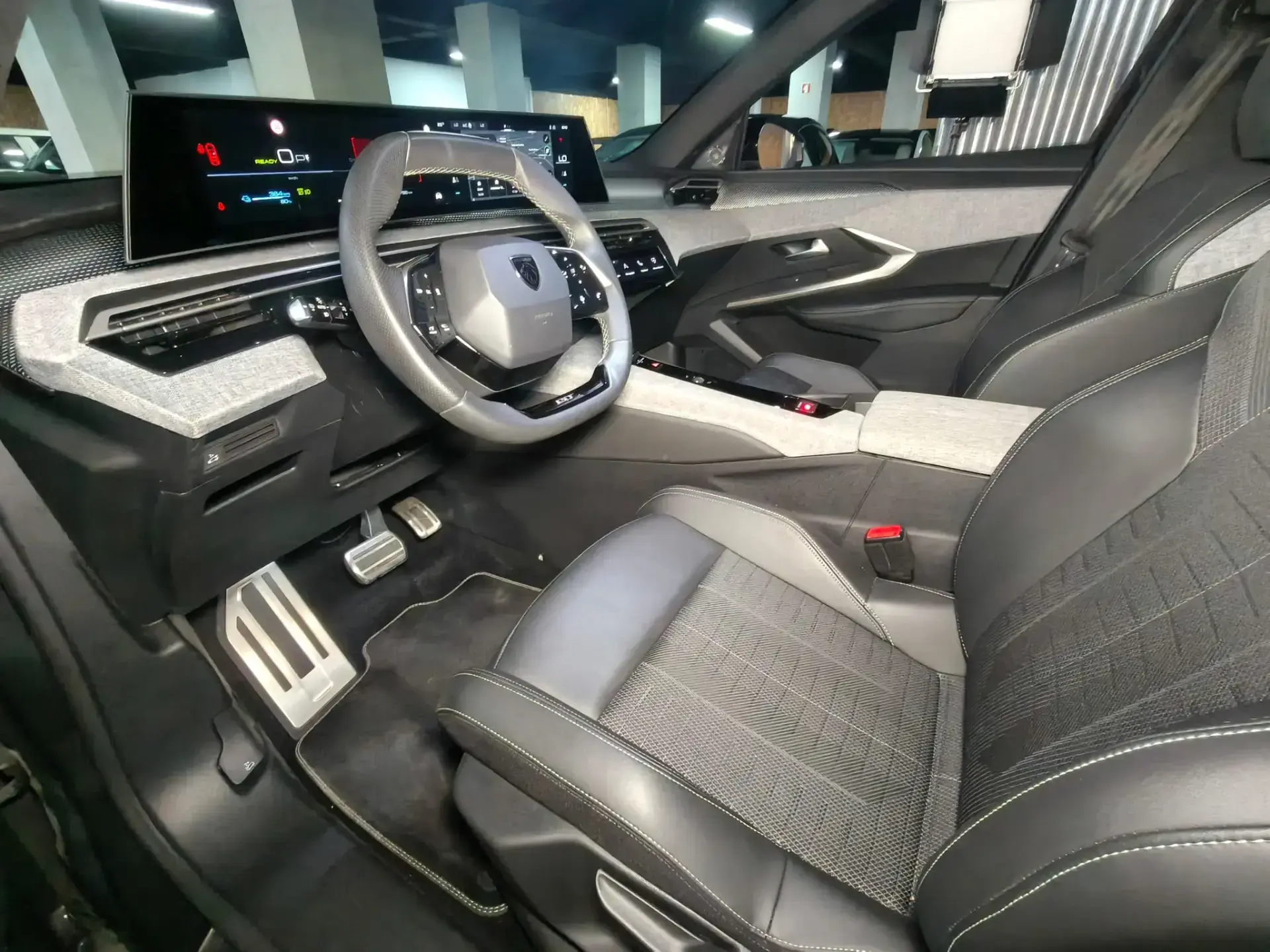 Peugeot E-5008 73 kWh GT 36
