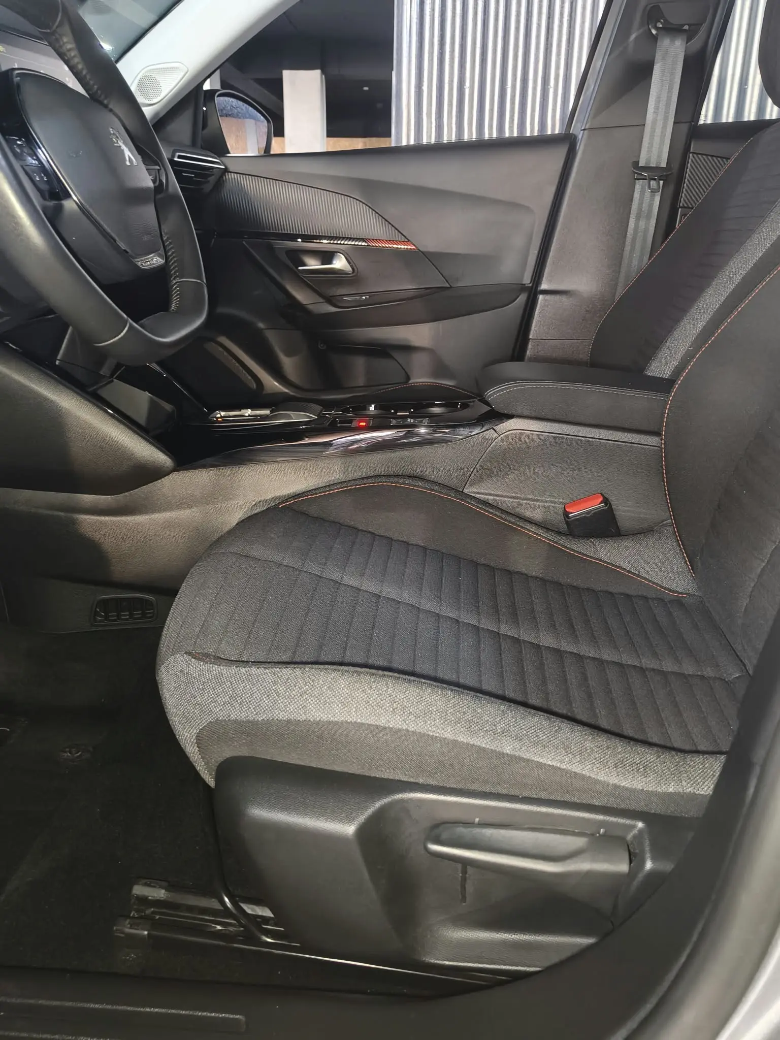 Peugeot e-2008 50 kWh Active Pack 15