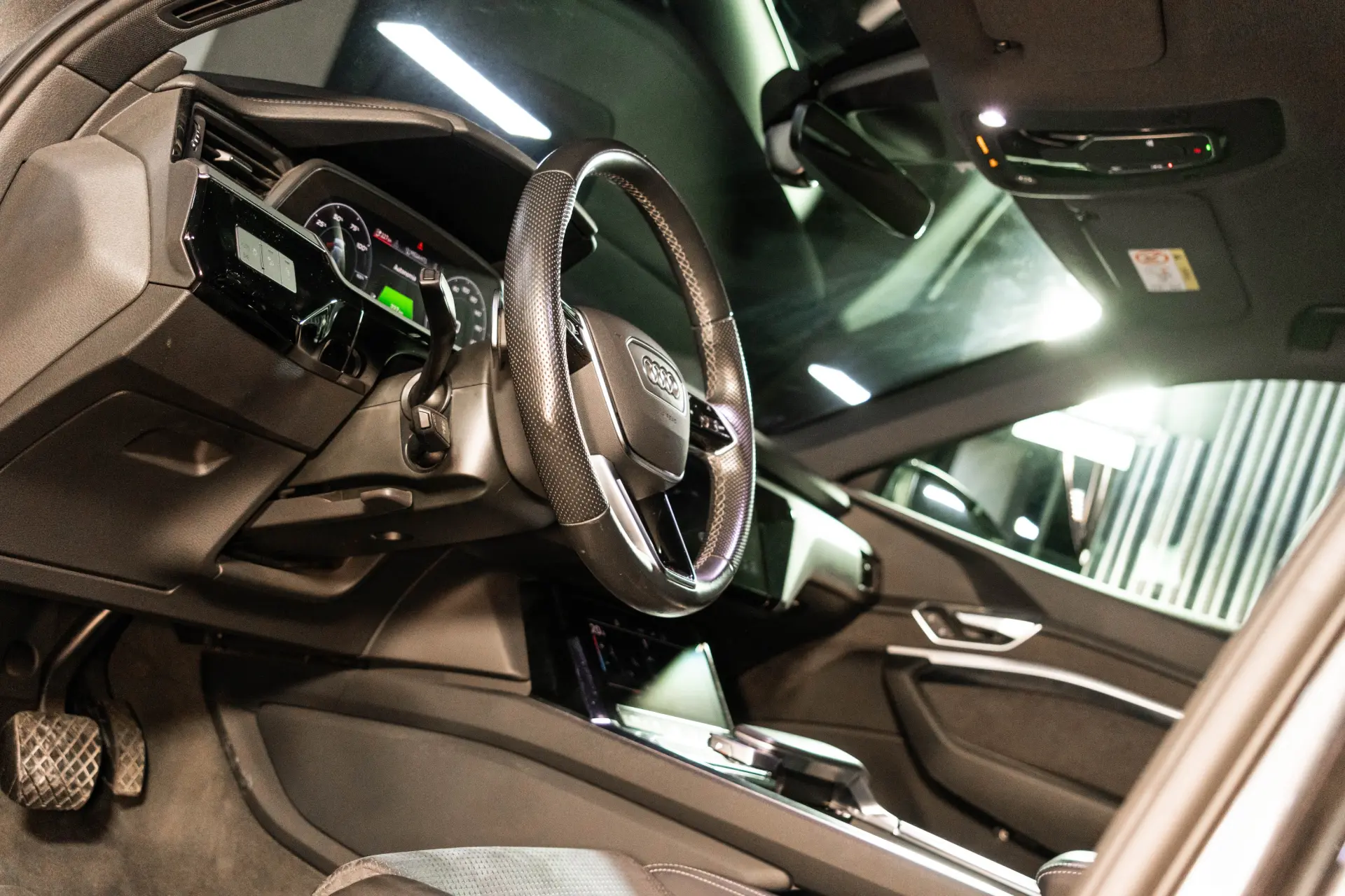 Audi e-tron 55 quattro 17