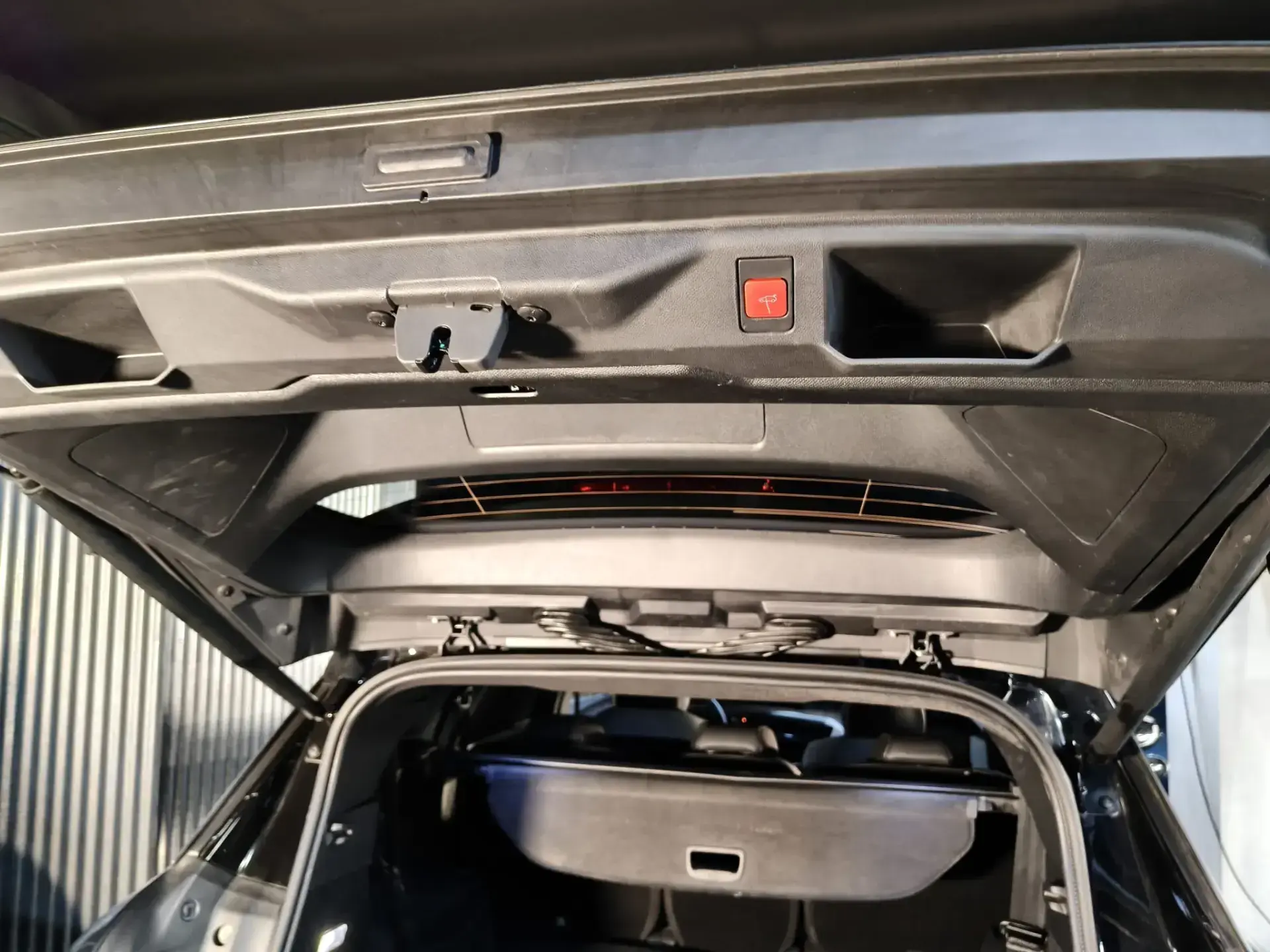 Peugeot E-5008 73 kWh GT 28