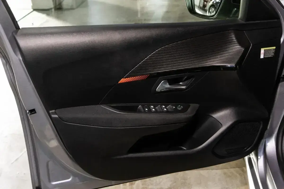 Peugeot e-208 50 kWh Allure 42