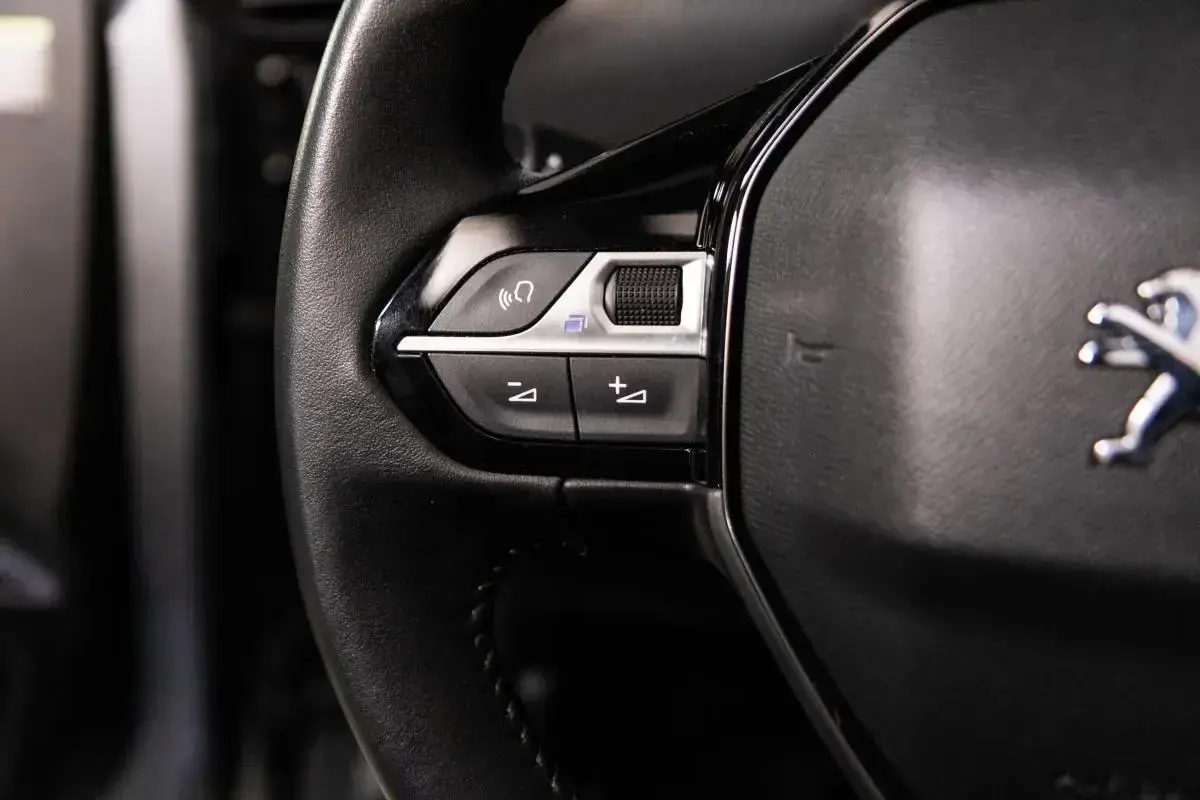 Peugeot e-208 50 kWh Active Pack 25