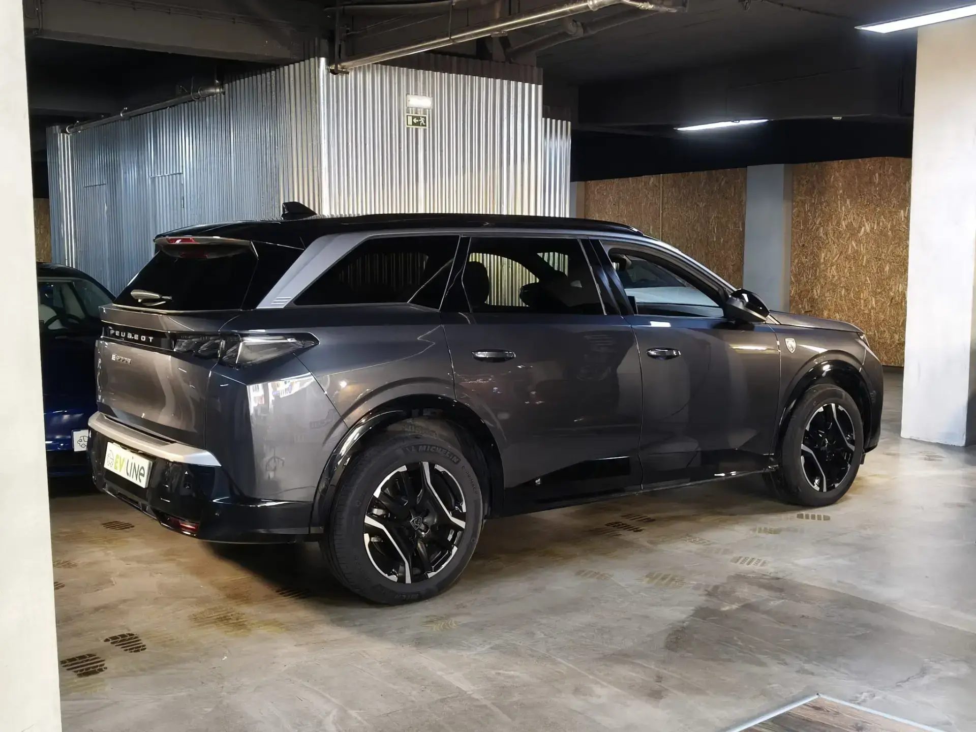 Peugeot E-5008 73 kWh GT 9