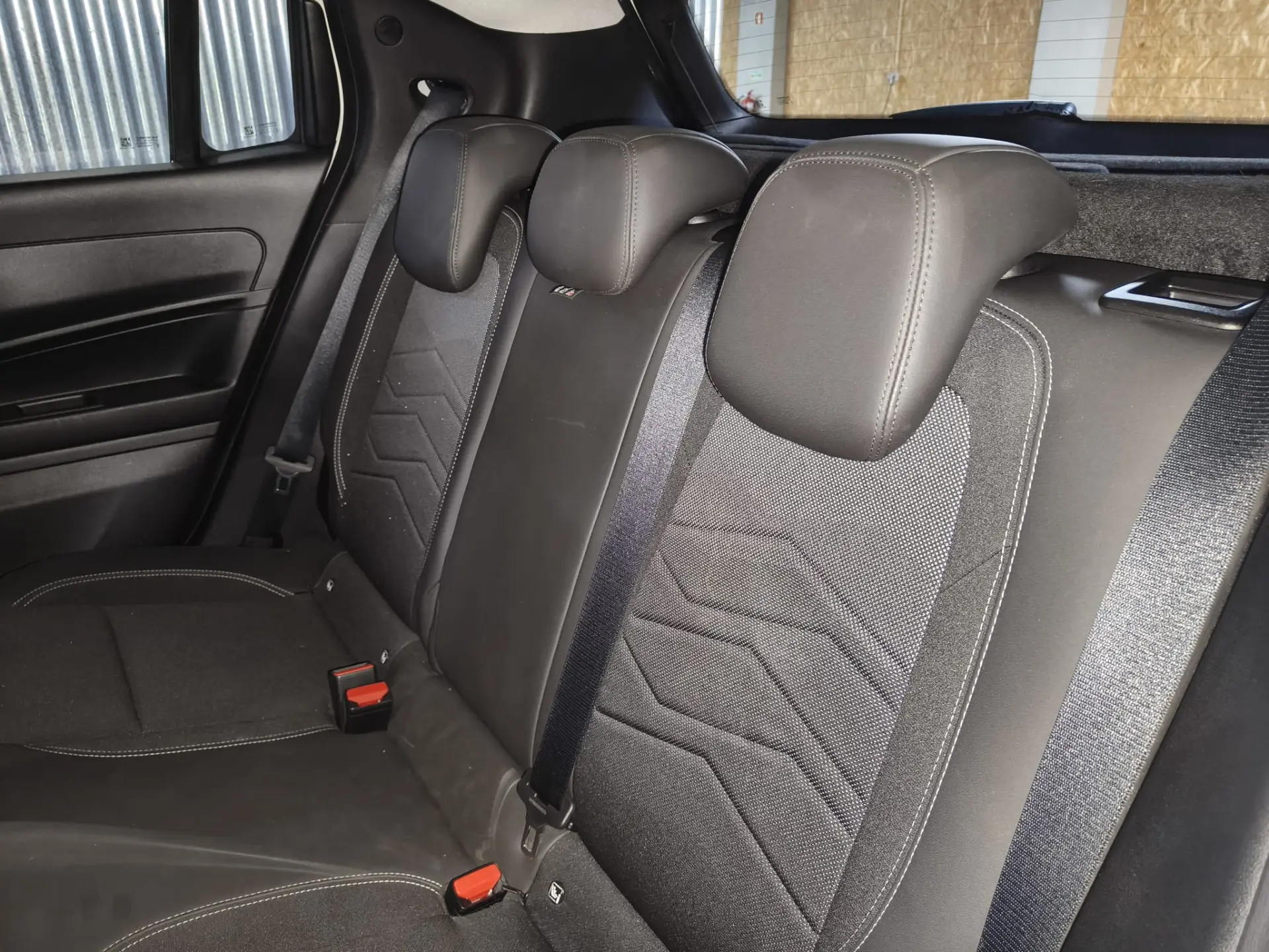 Jeep Avenger 54 kWh Longitude 23