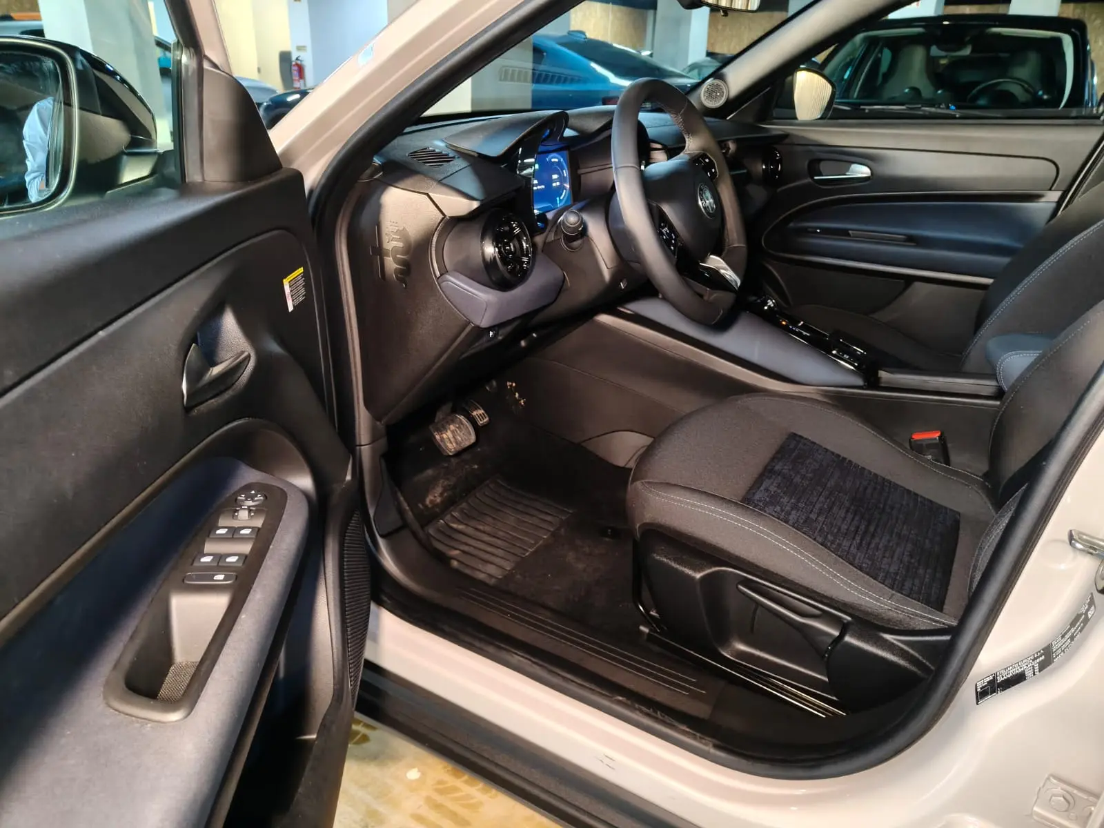 Alfa Romeo Junior Elletrica 50 kWh 11