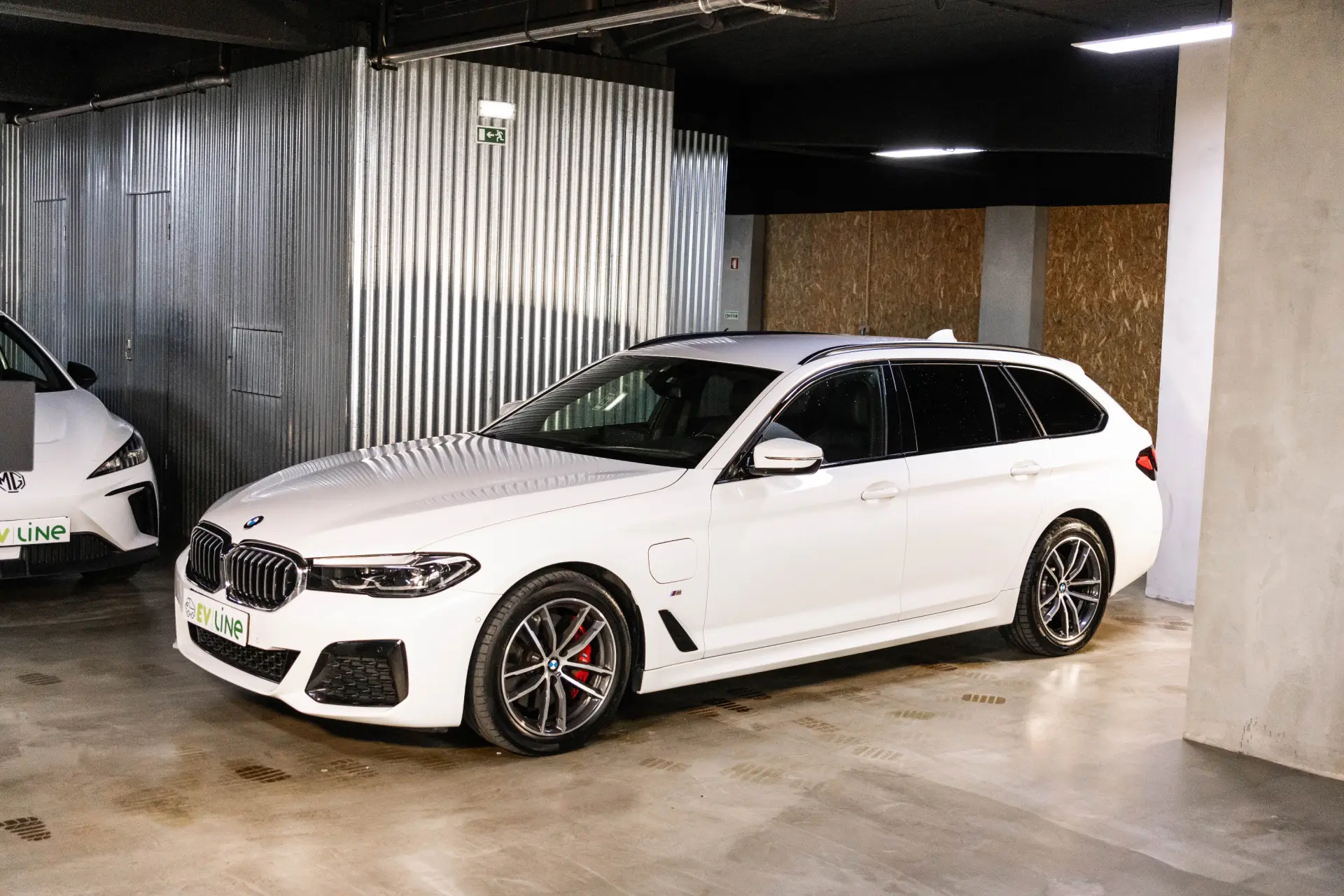 BMW 530 e Pack Desportivo M 1