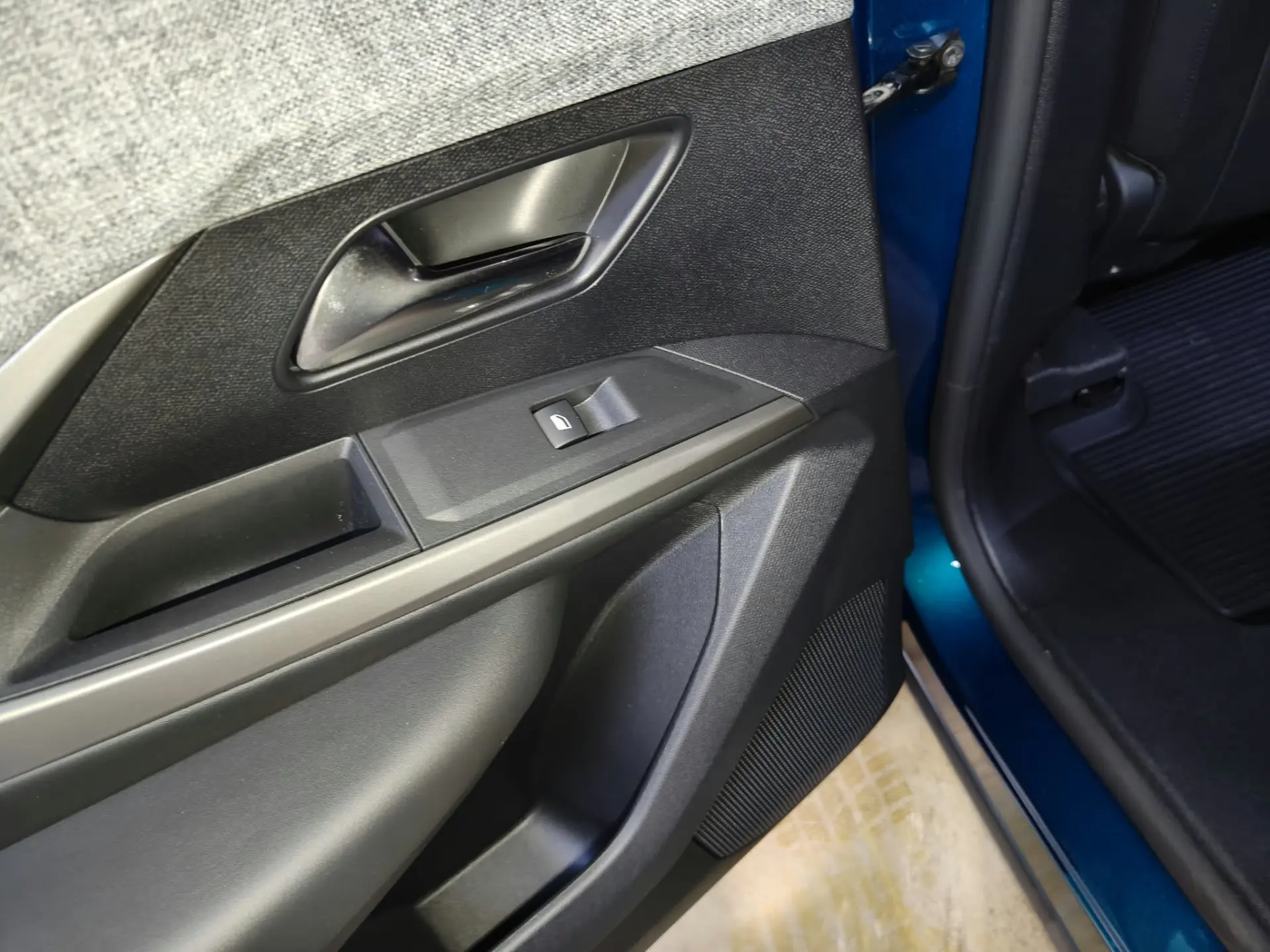 Peugeot E-3008 73 kWh Allure 35
