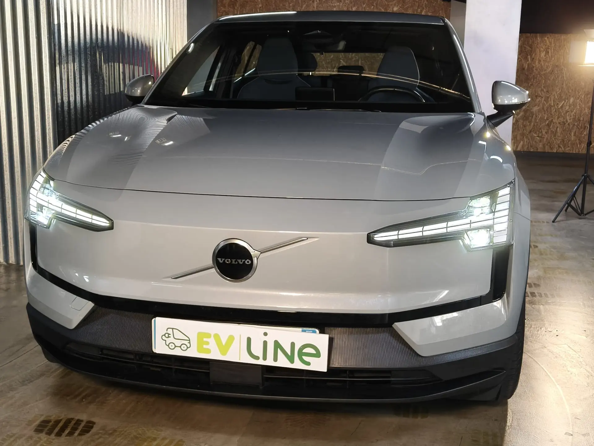 Volvo EX30 69 kWh Single Motor Extended Range Core 4