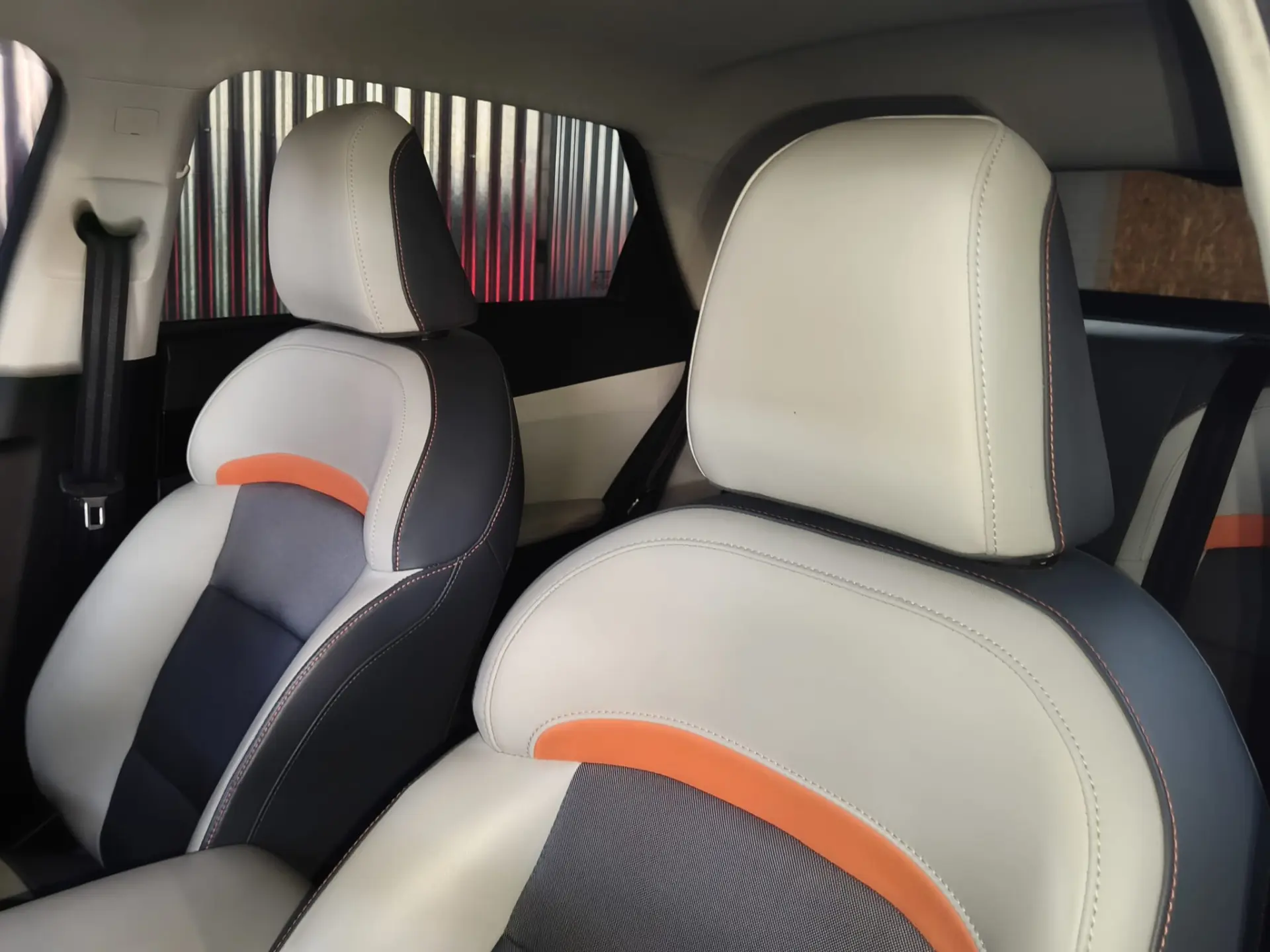 MG MG4 64 kWh Luxury 16