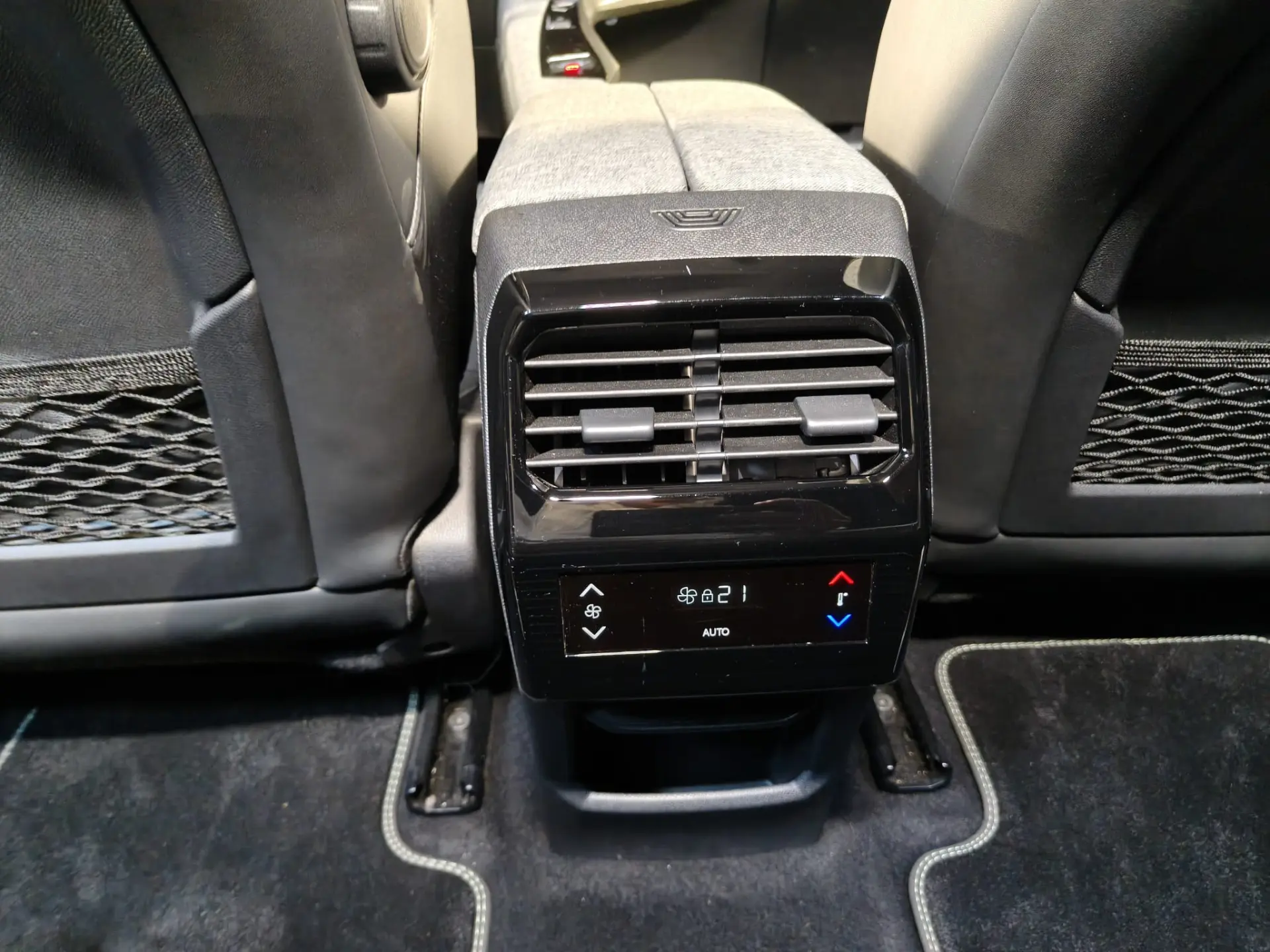 Peugeot E-5008 73 kWh GT 41