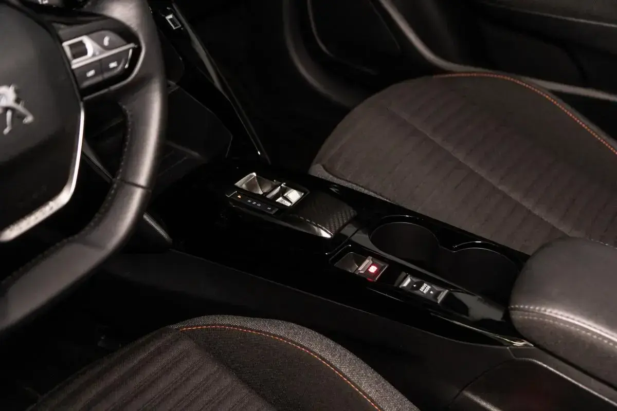 Peugeot e-208 50 kWh Active Pack 28