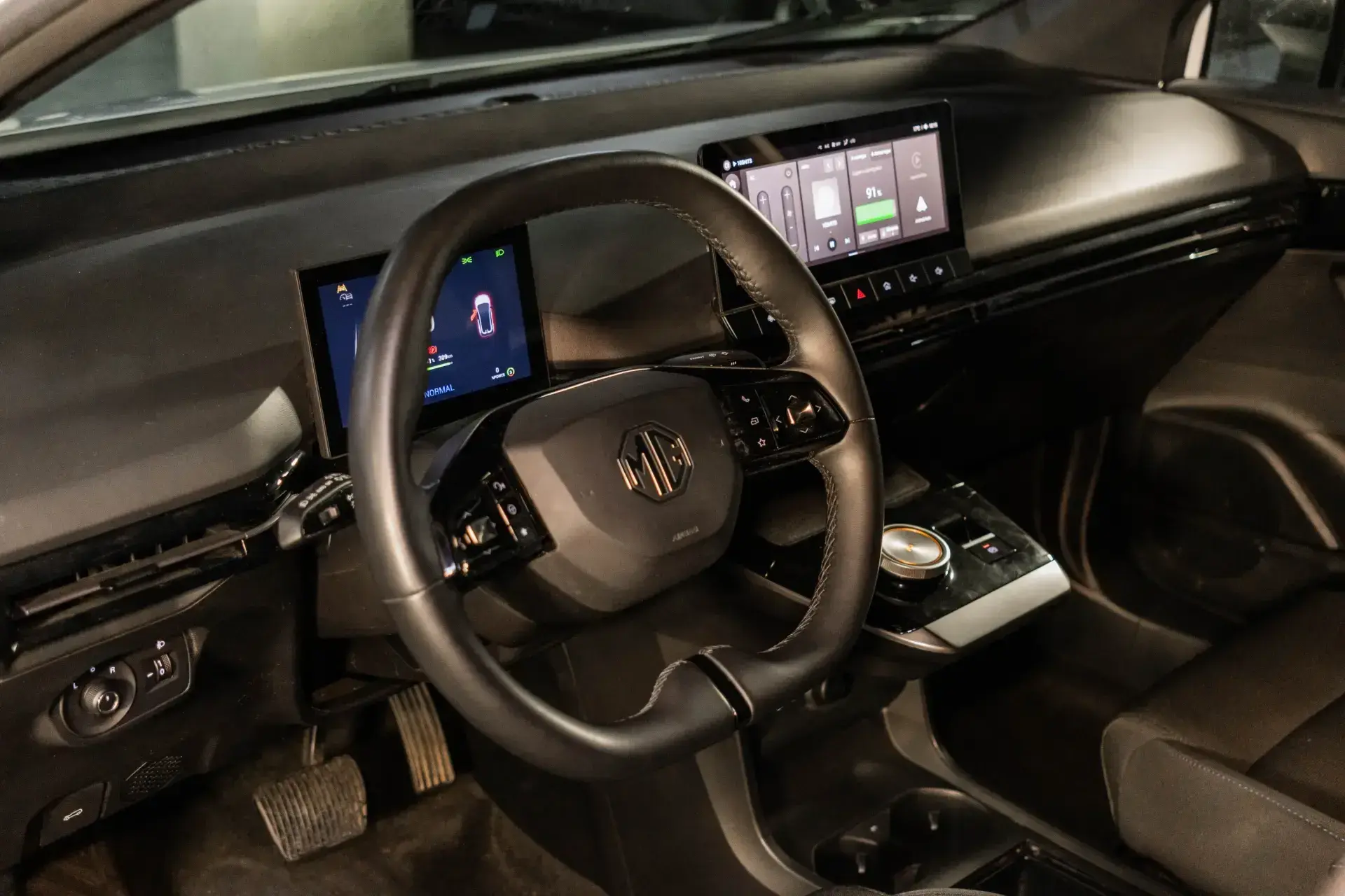MG MG4 64 kWh Comfort 14