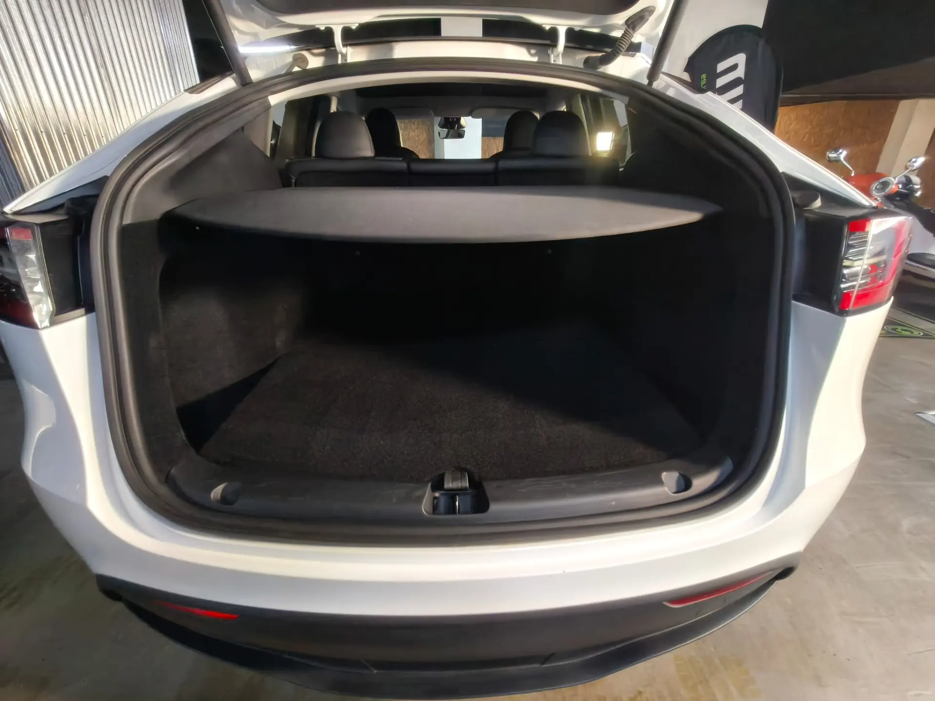 Tesla Model Y RWD 14