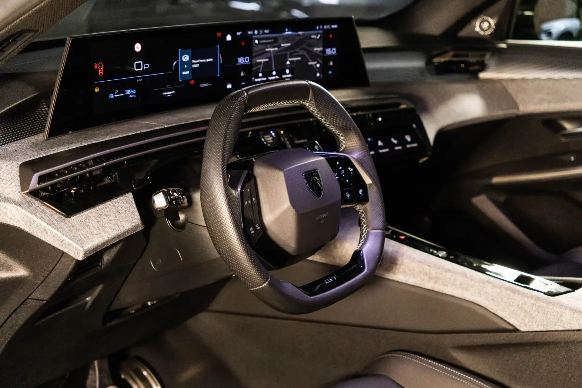 Peugeot E-5008 73 kWh GT 40