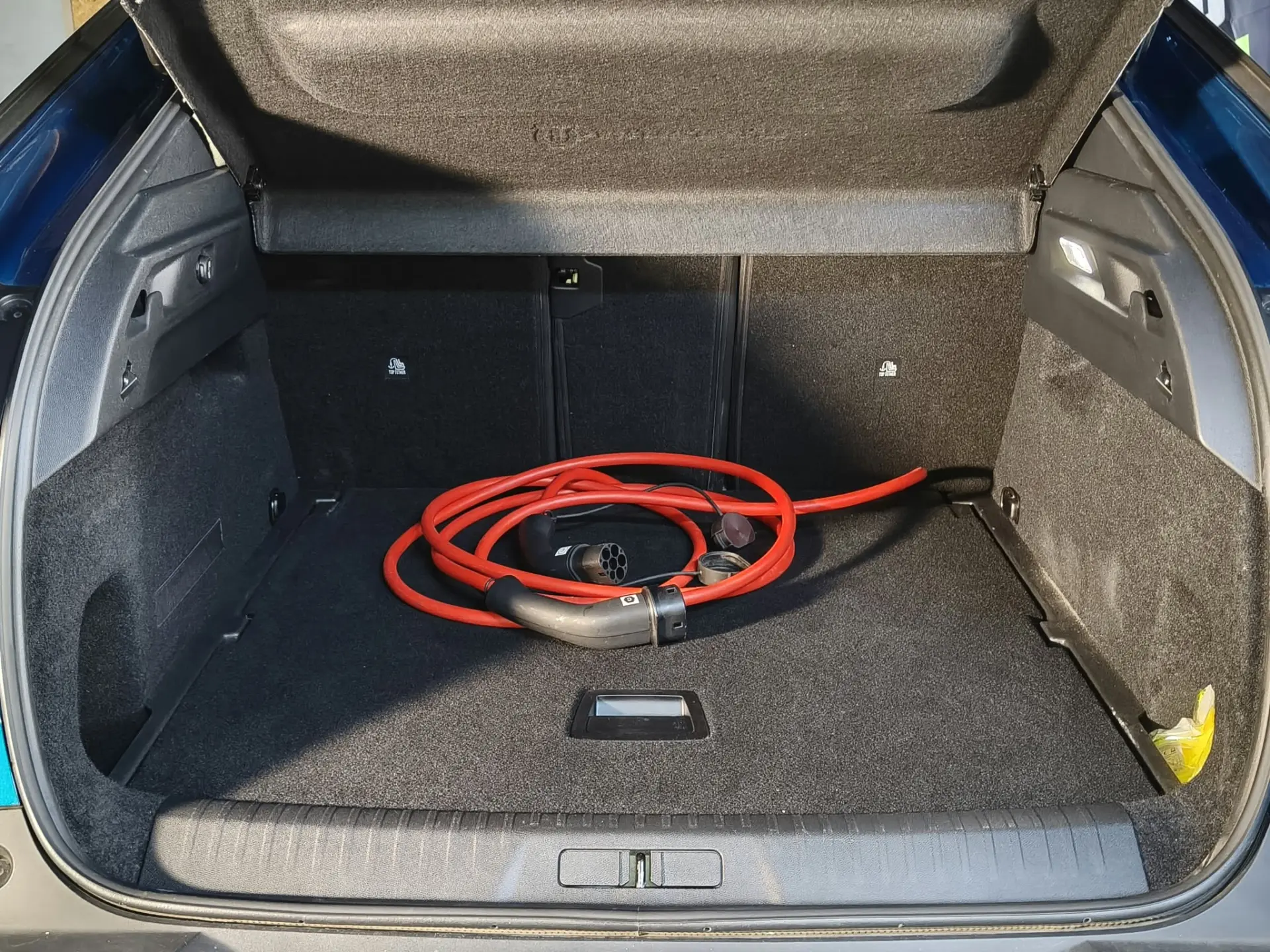 Peugeot E-3008 73 kWh Allure 18
