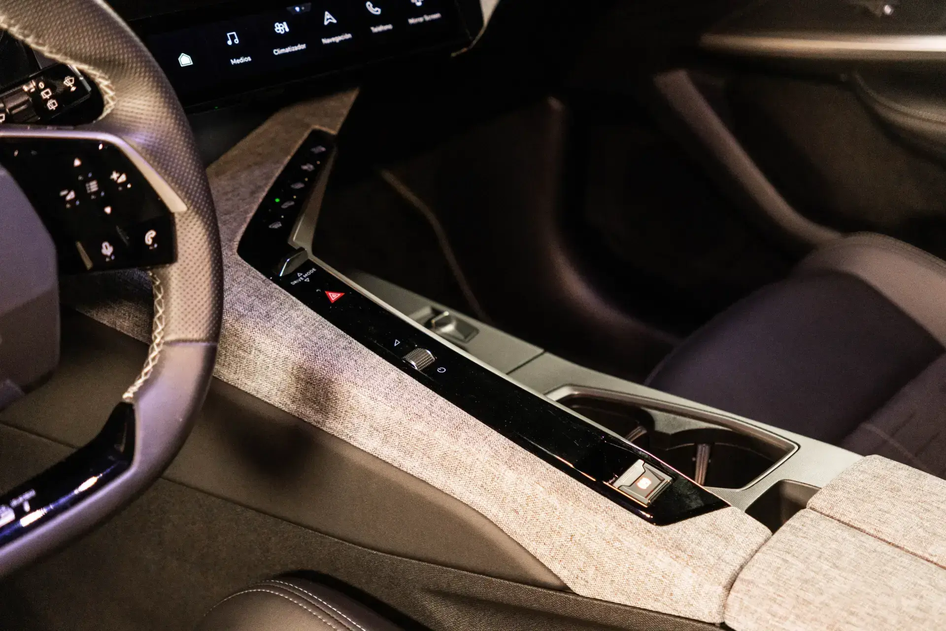 Peugeot E-5008 73 kWh GT 46